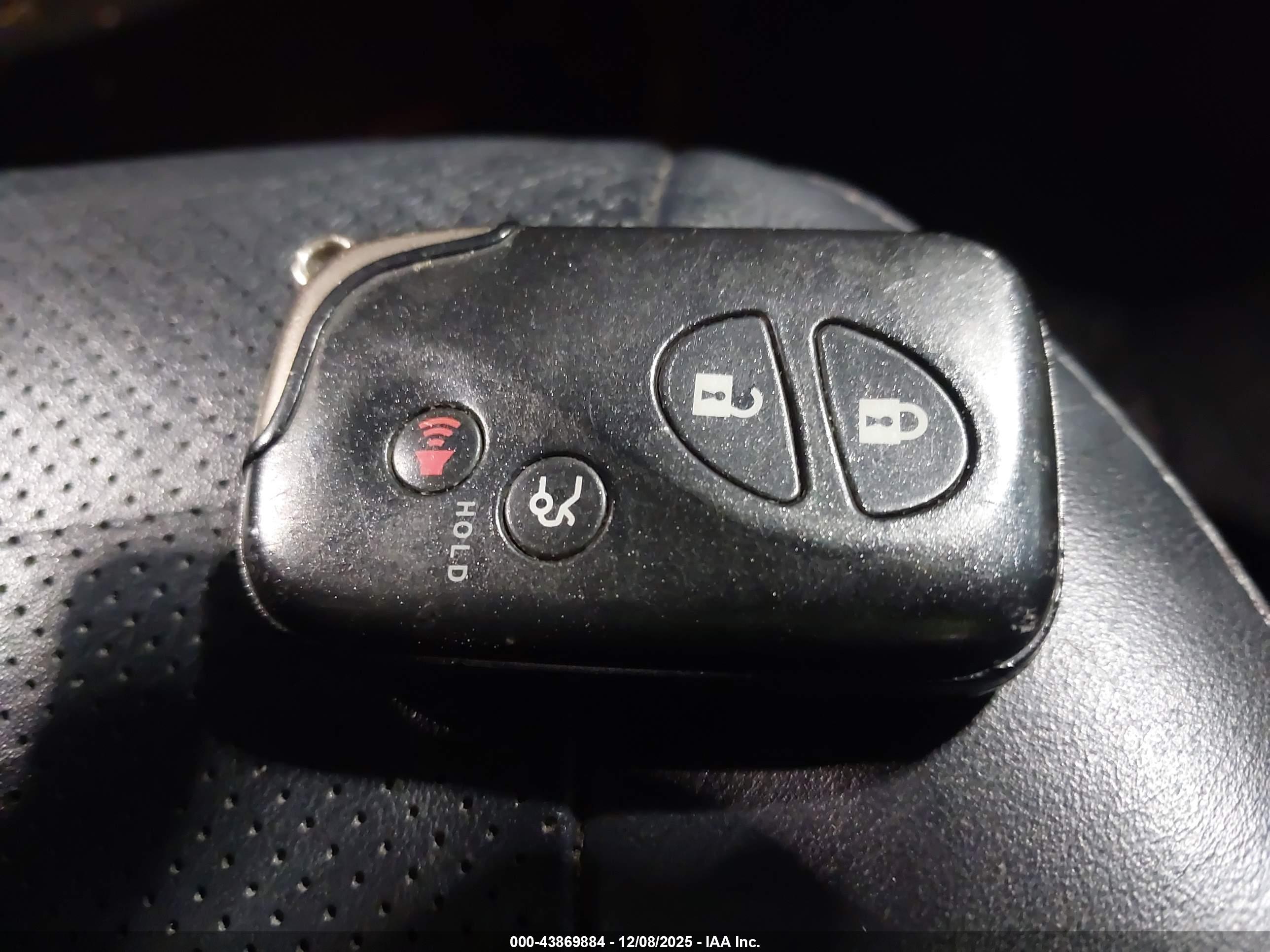 LEXUS ES image 11