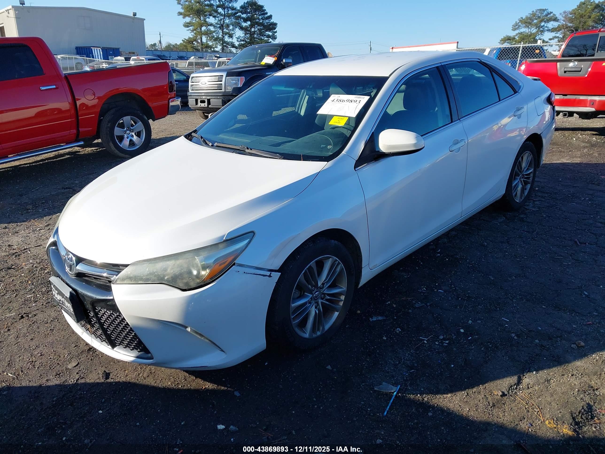 TOYOTA CAMRY image 2