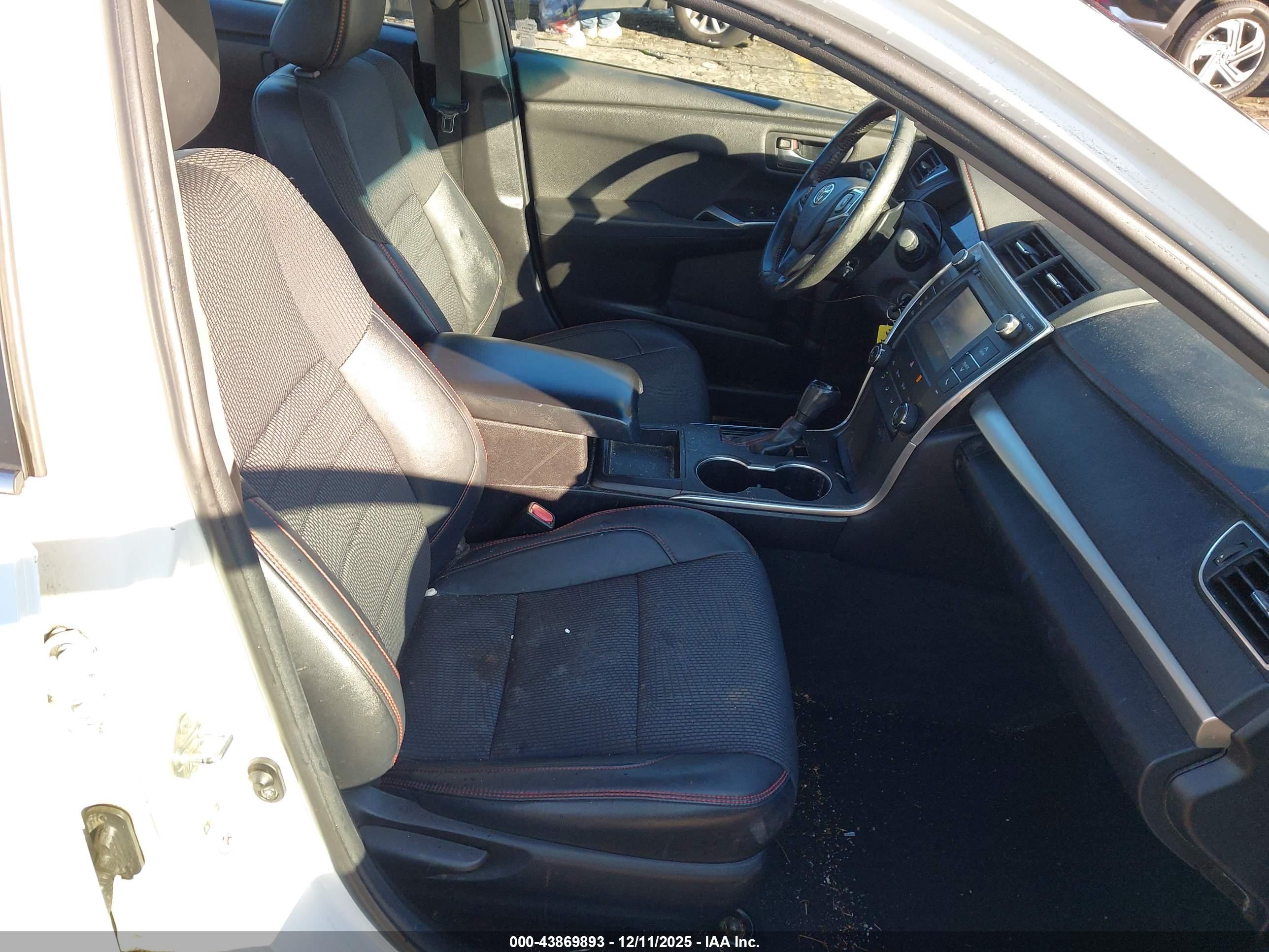 TOYOTA CAMRY image 5