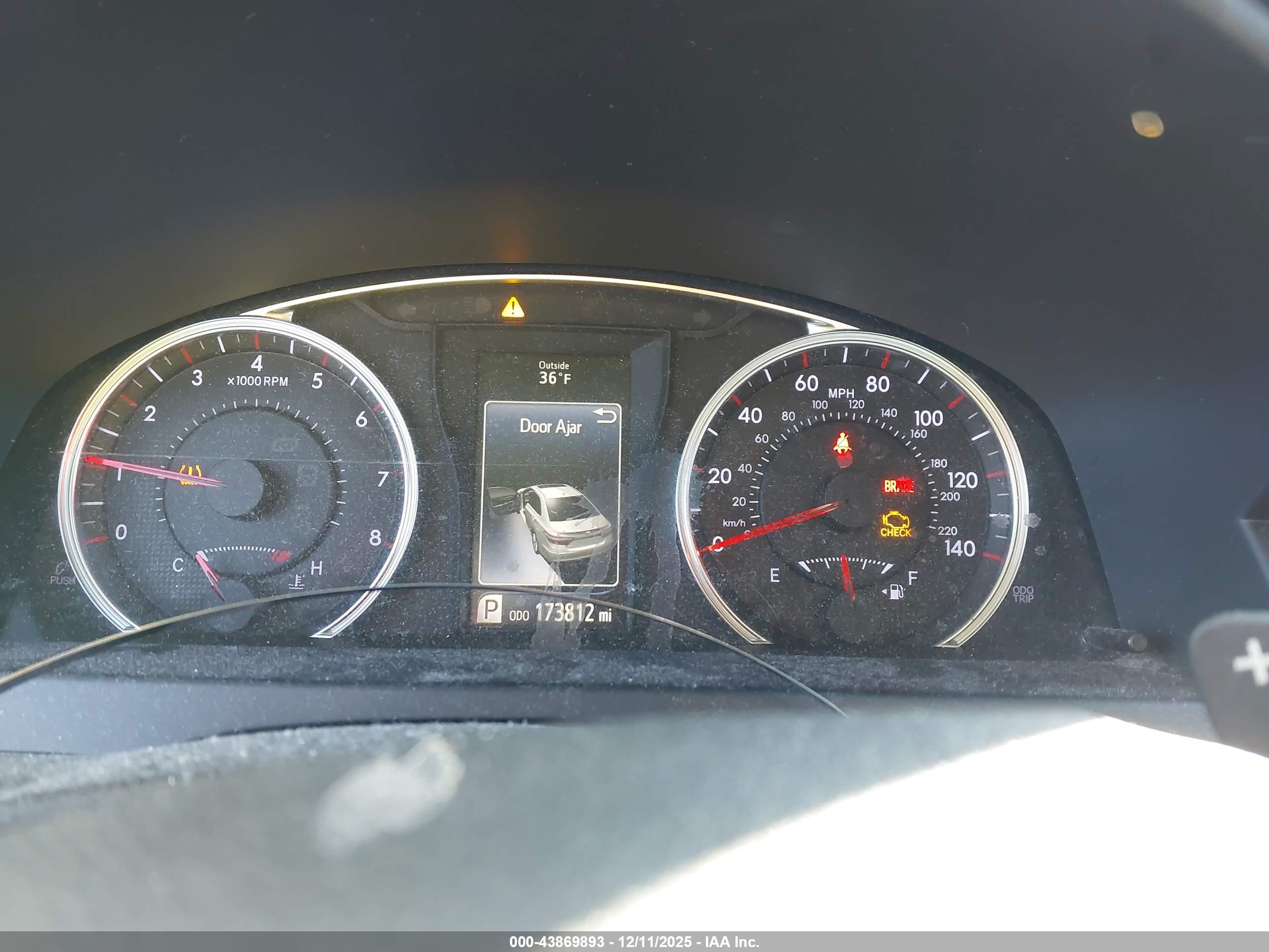 TOYOTA CAMRY image 7