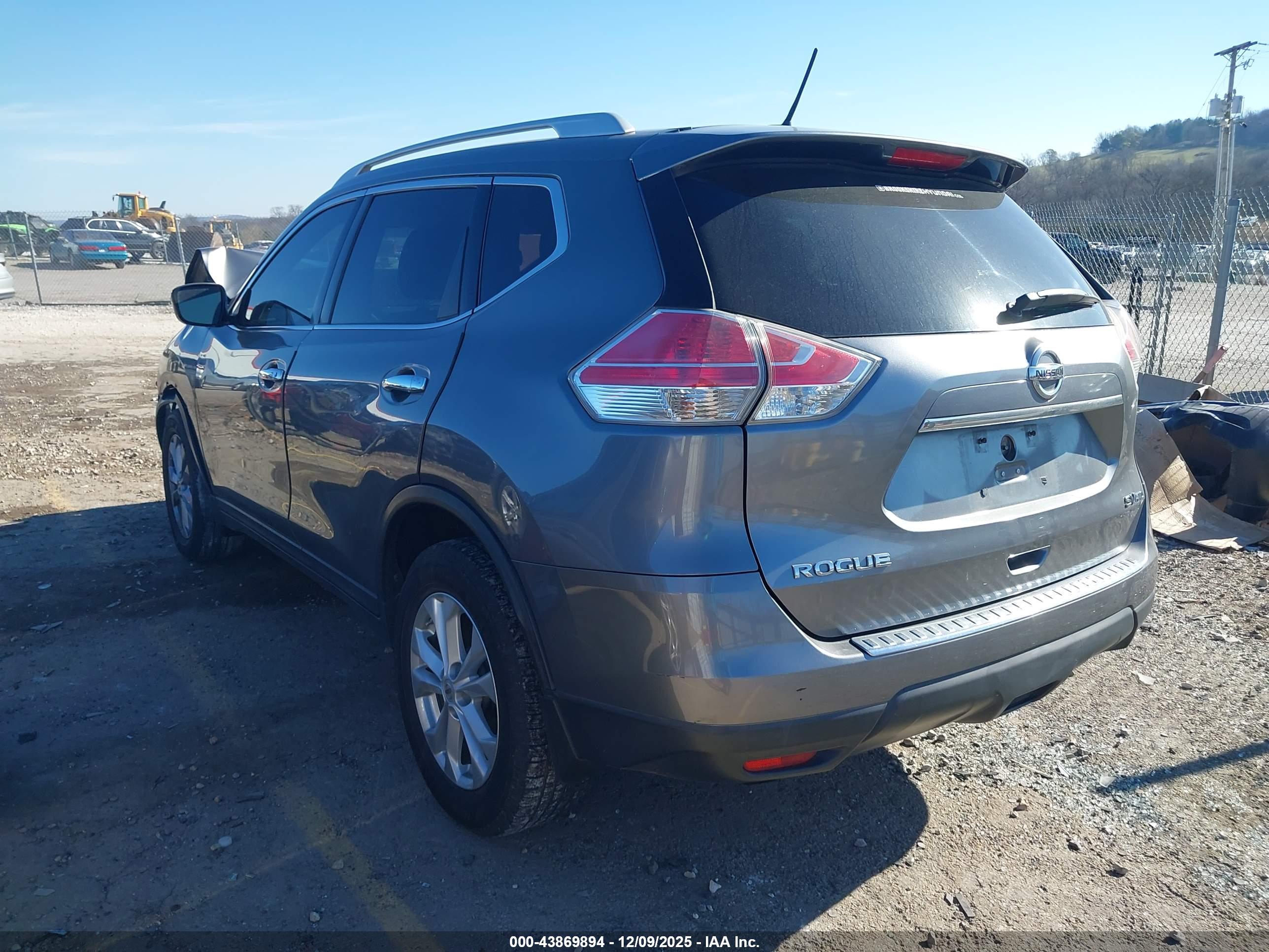 NISSAN ROGUE image 3