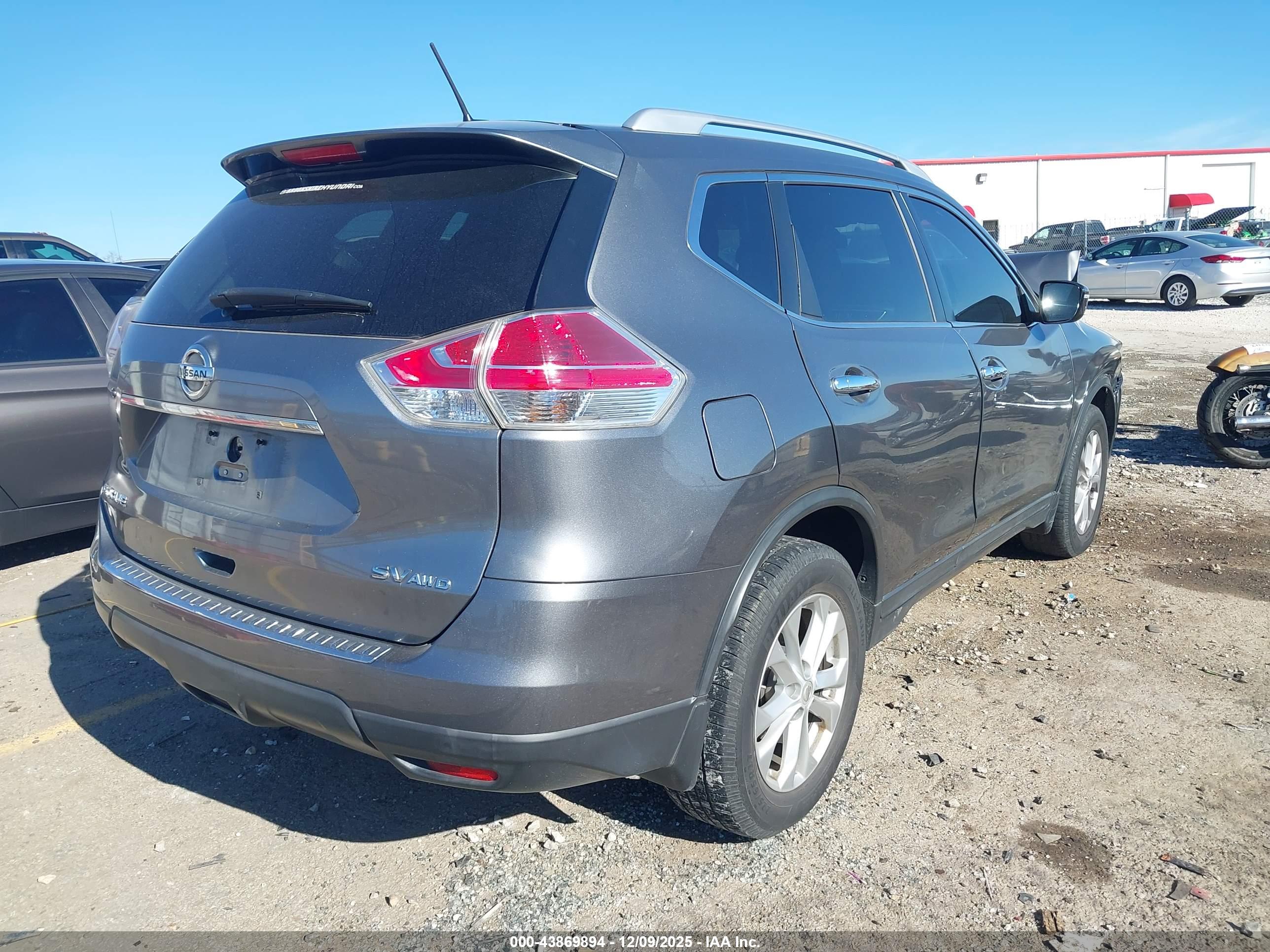 NISSAN ROGUE image 4