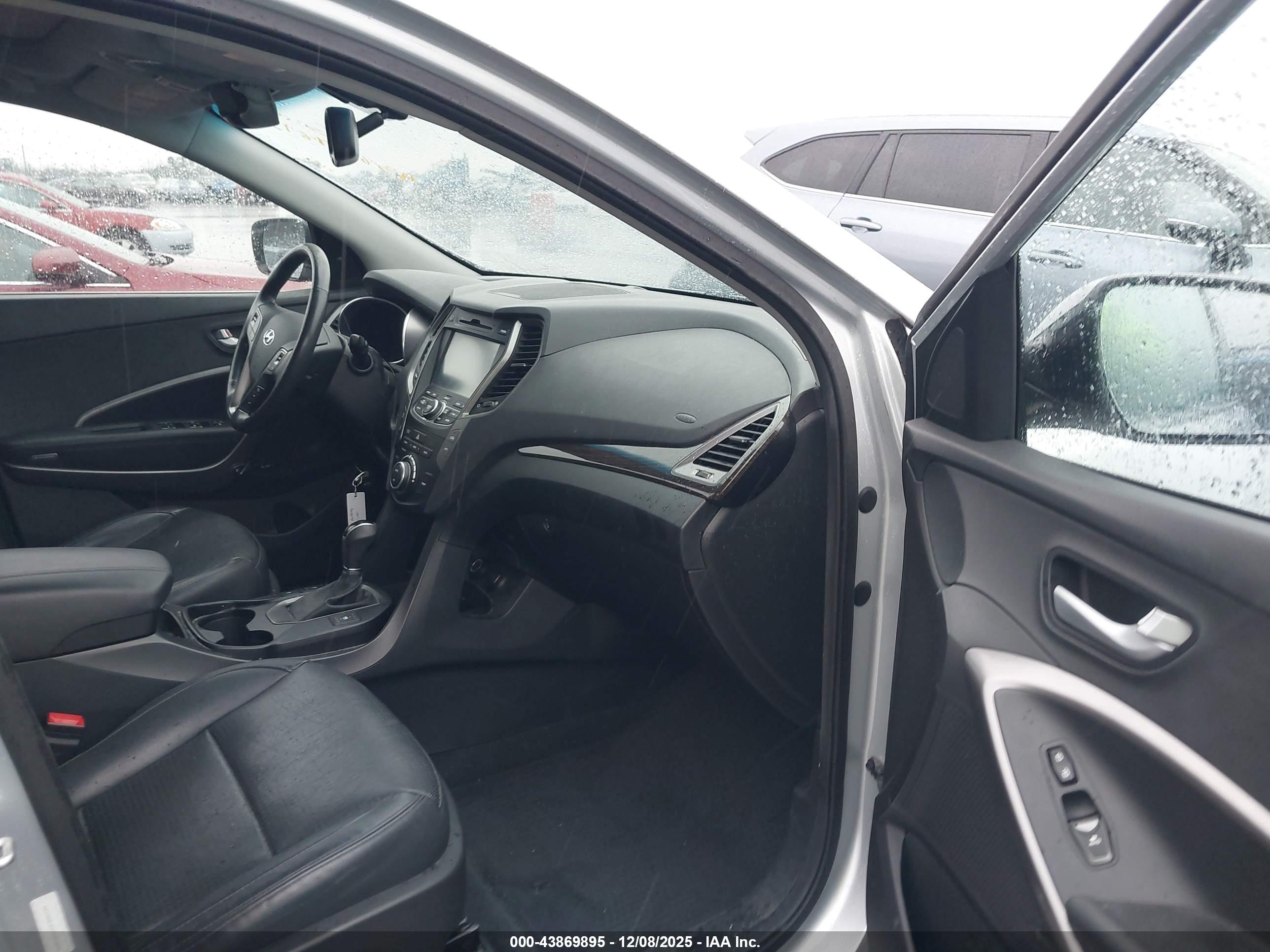 HYUNDAI SANTA image 5