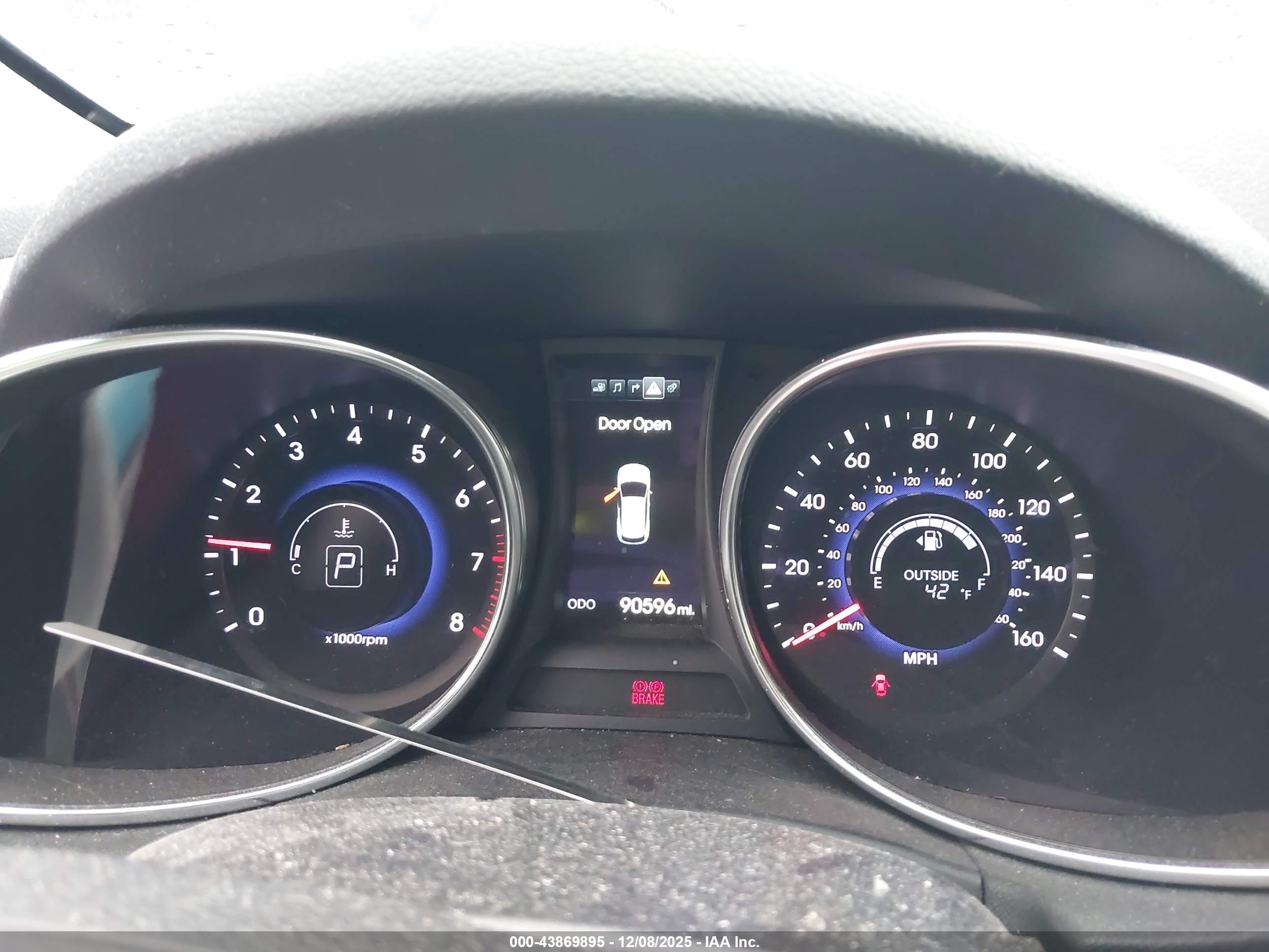 HYUNDAI SANTA image 7