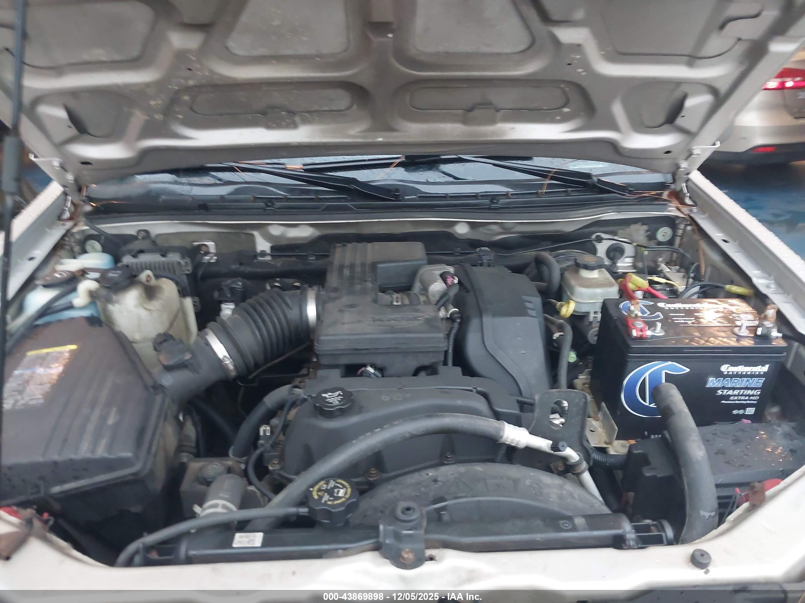 CHEVROLET COLORADO image 10