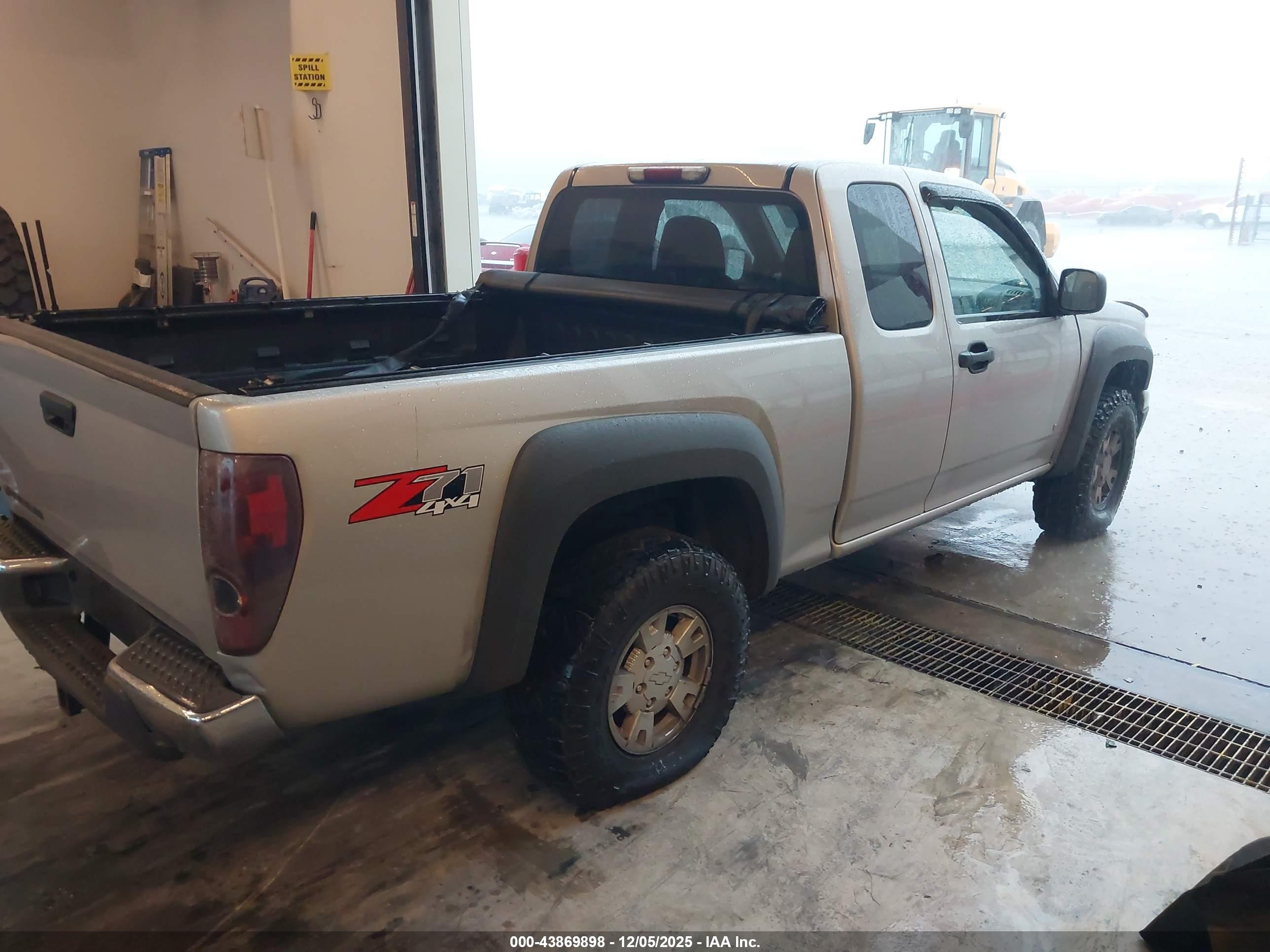 CHEVROLET COLORADO image 4