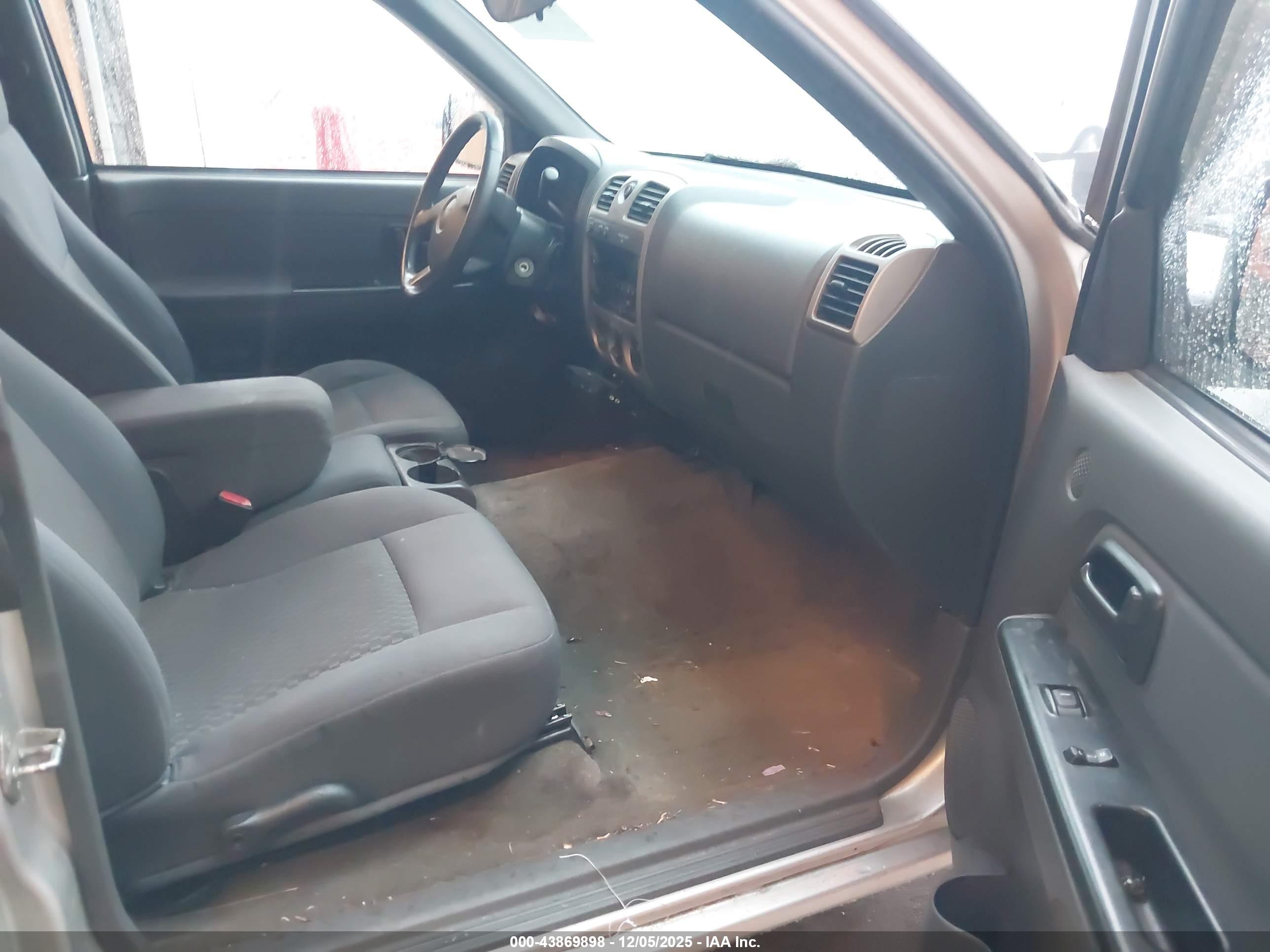 CHEVROLET COLORADO image 5