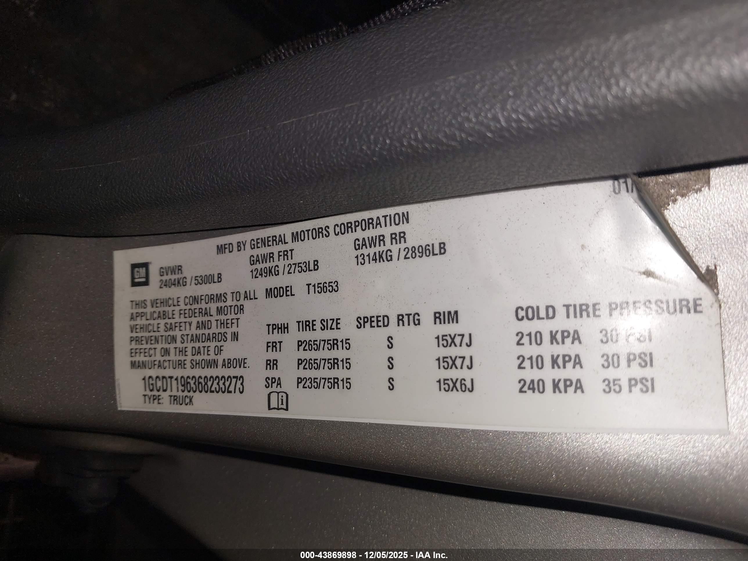 CHEVROLET COLORADO image 9