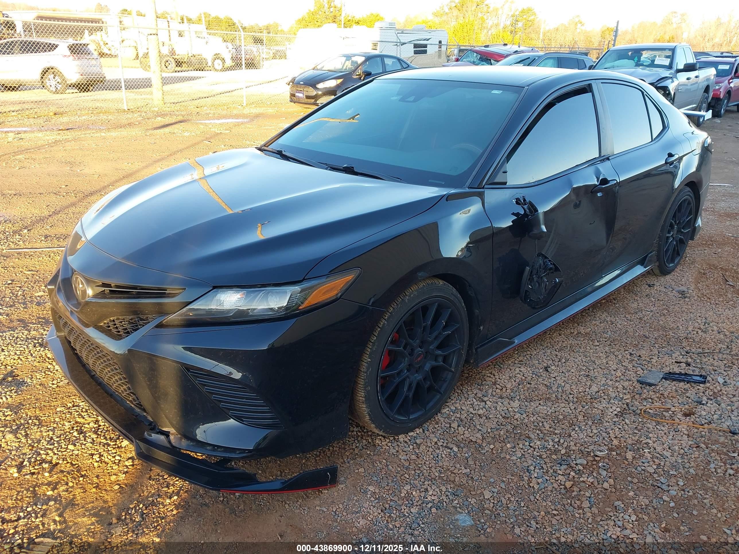 TOYOTA CAMRY image 2