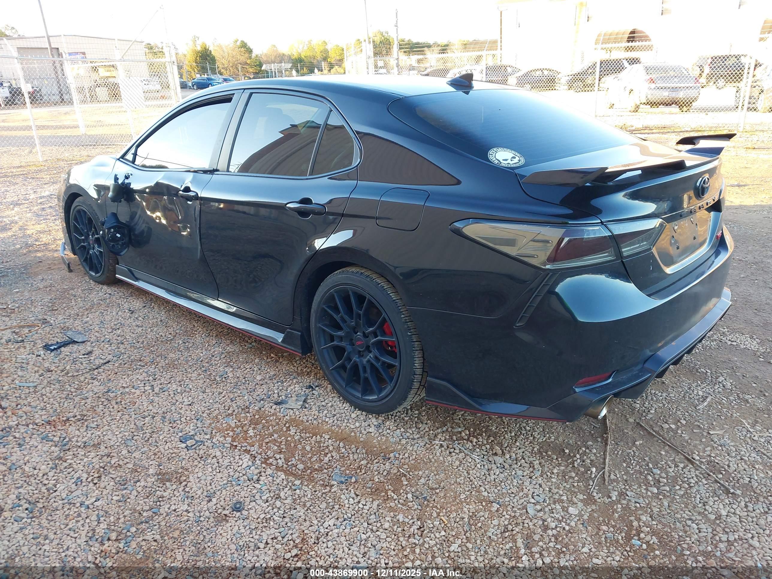 TOYOTA CAMRY image 3