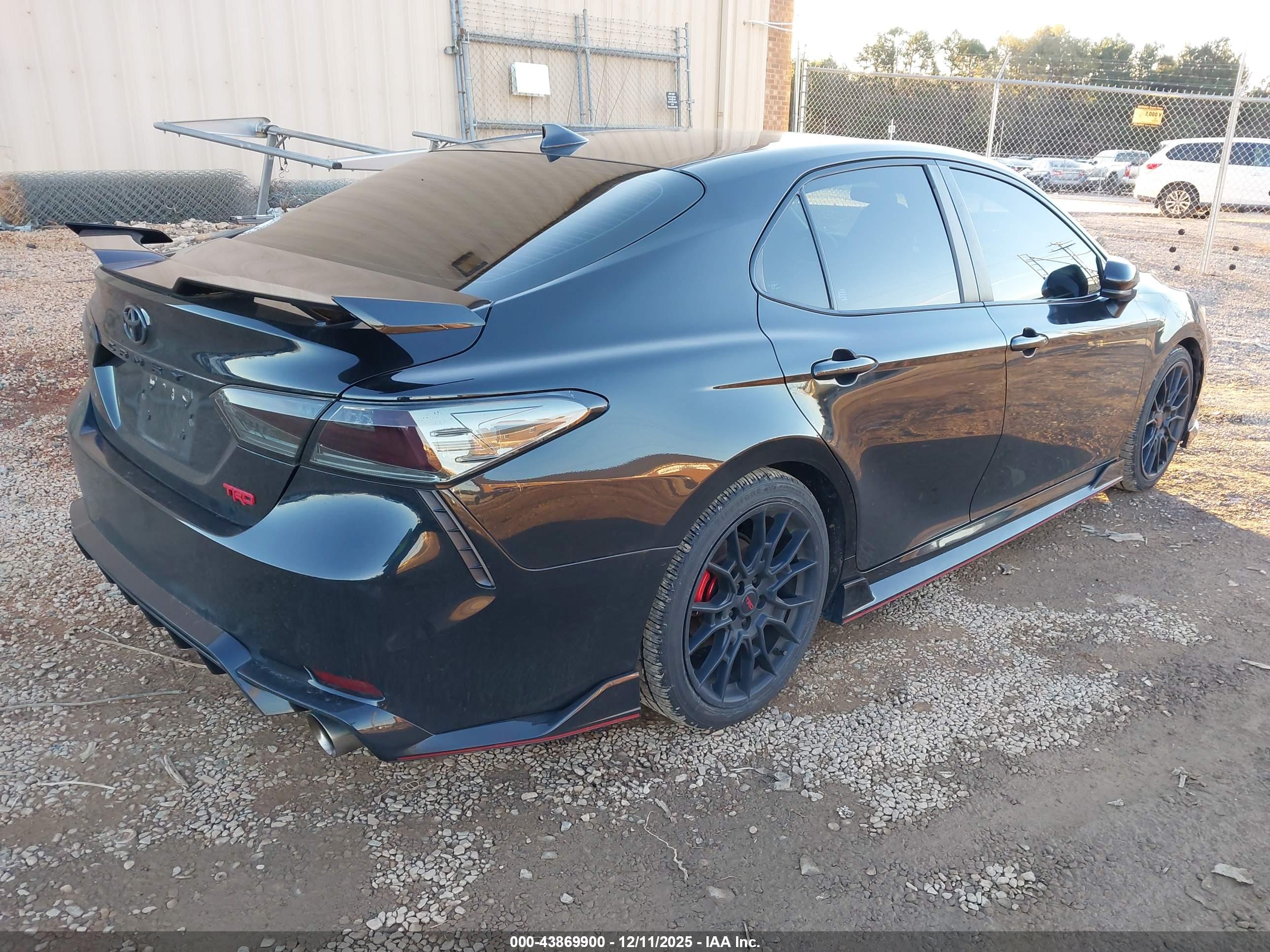 TOYOTA CAMRY image 4