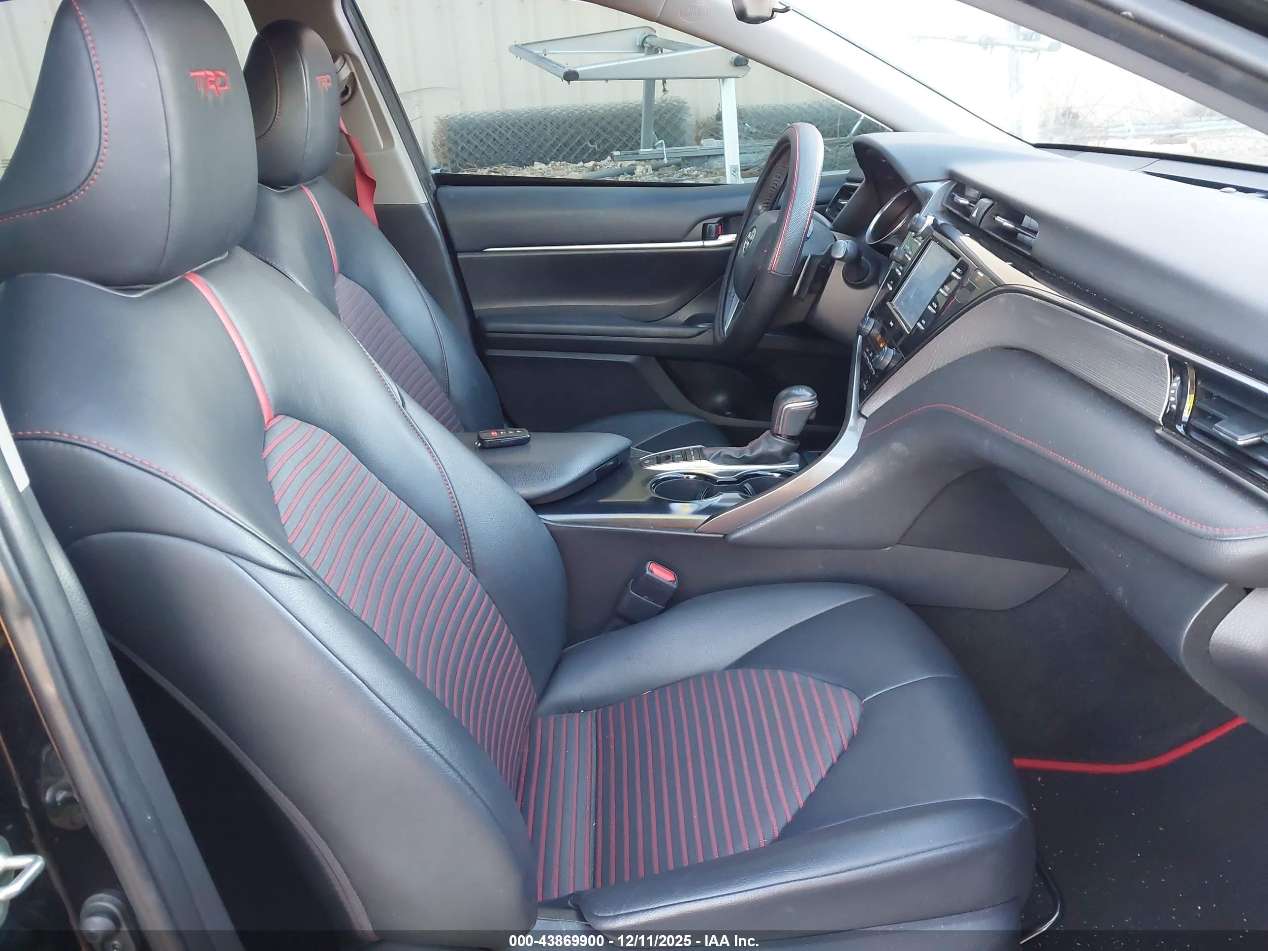 TOYOTA CAMRY image 5