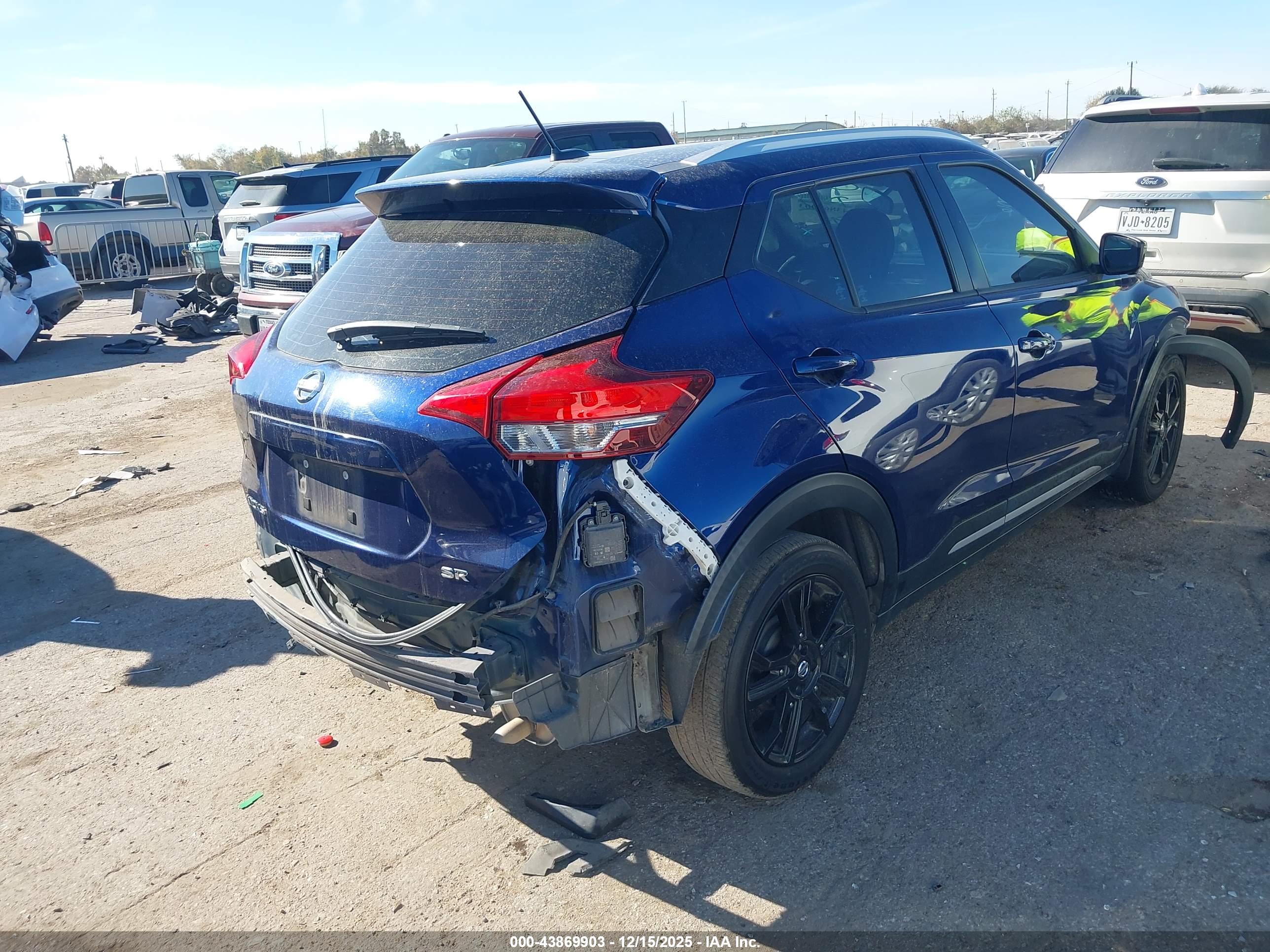 NISSAN KICKS image 4