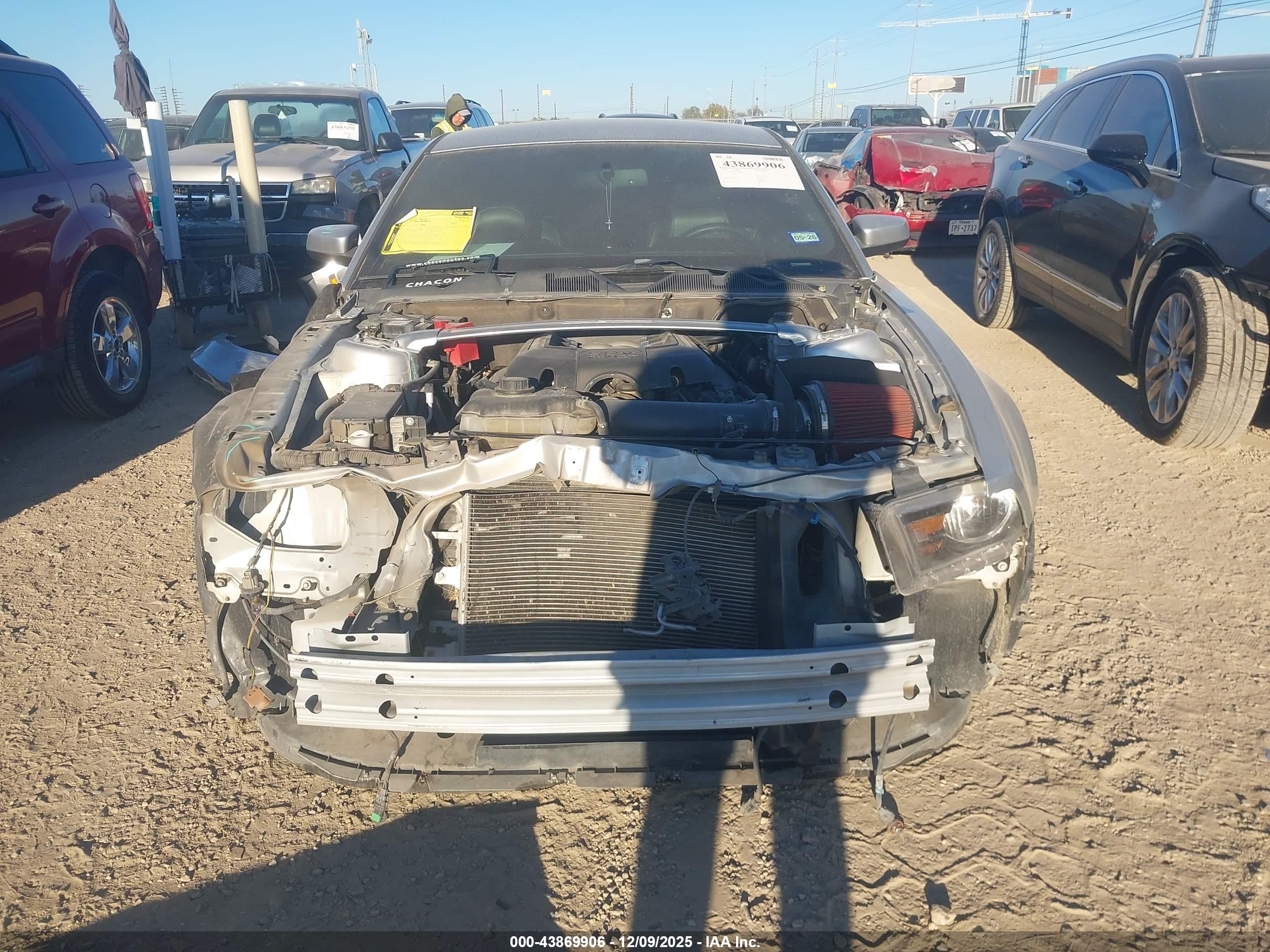 FORD MUSTANG image 6