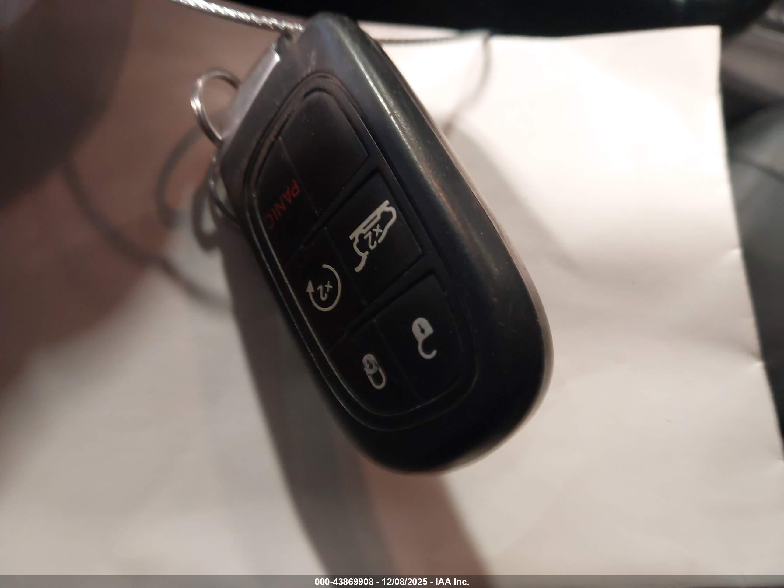 JEEP CHEROKEE image 11