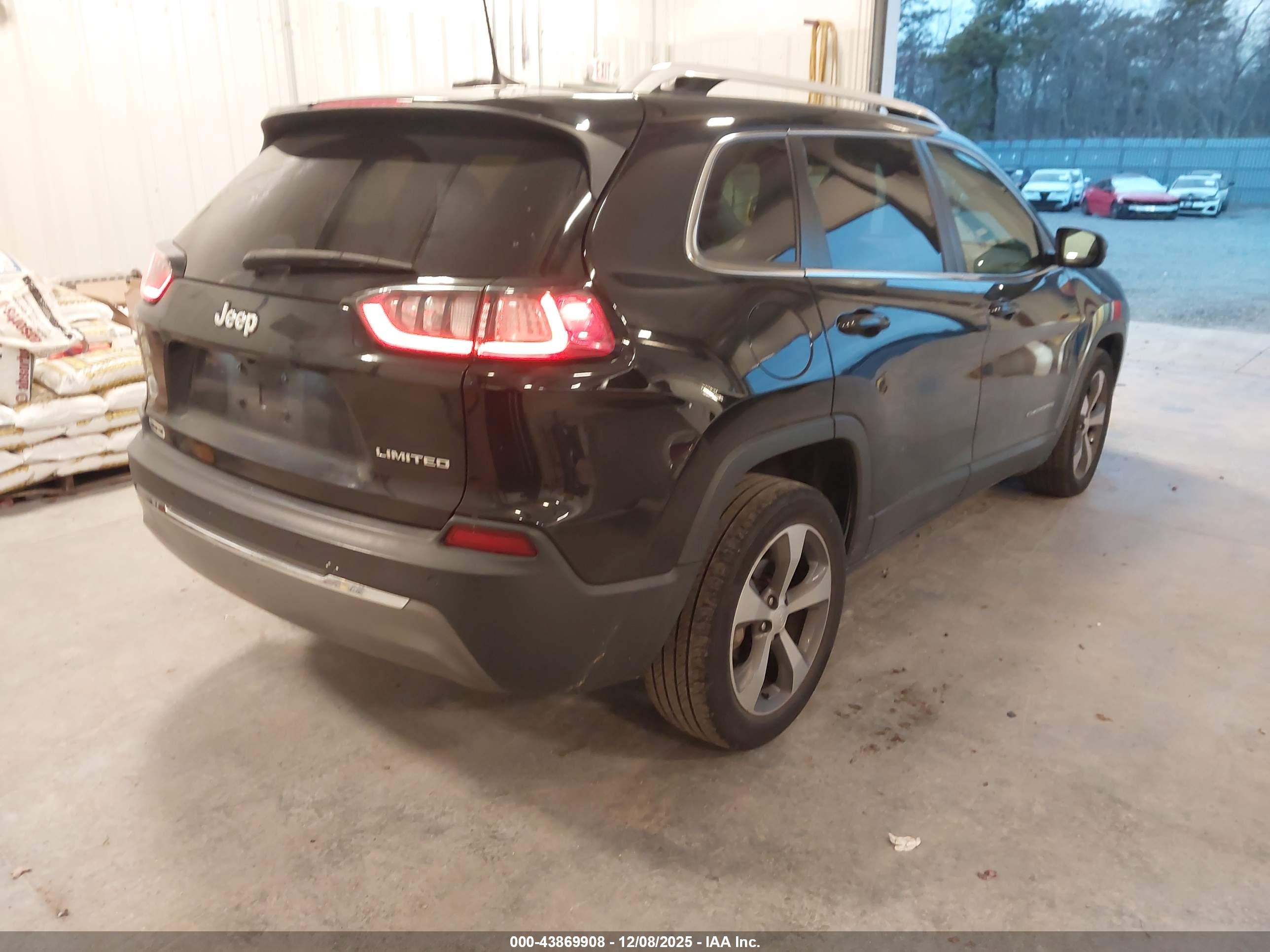 JEEP CHEROKEE image 4