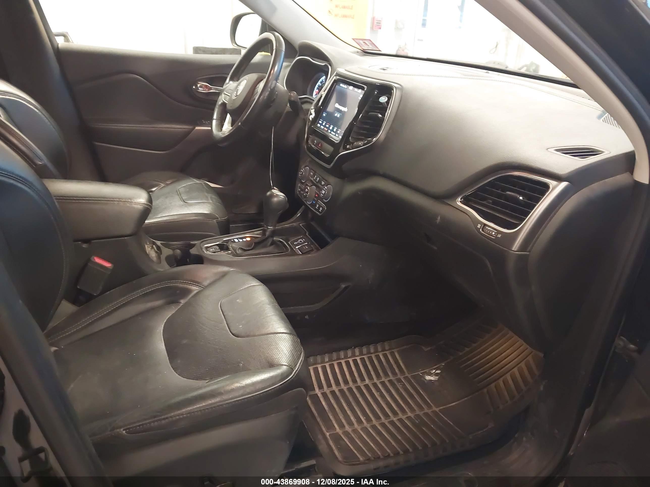 JEEP CHEROKEE image 5