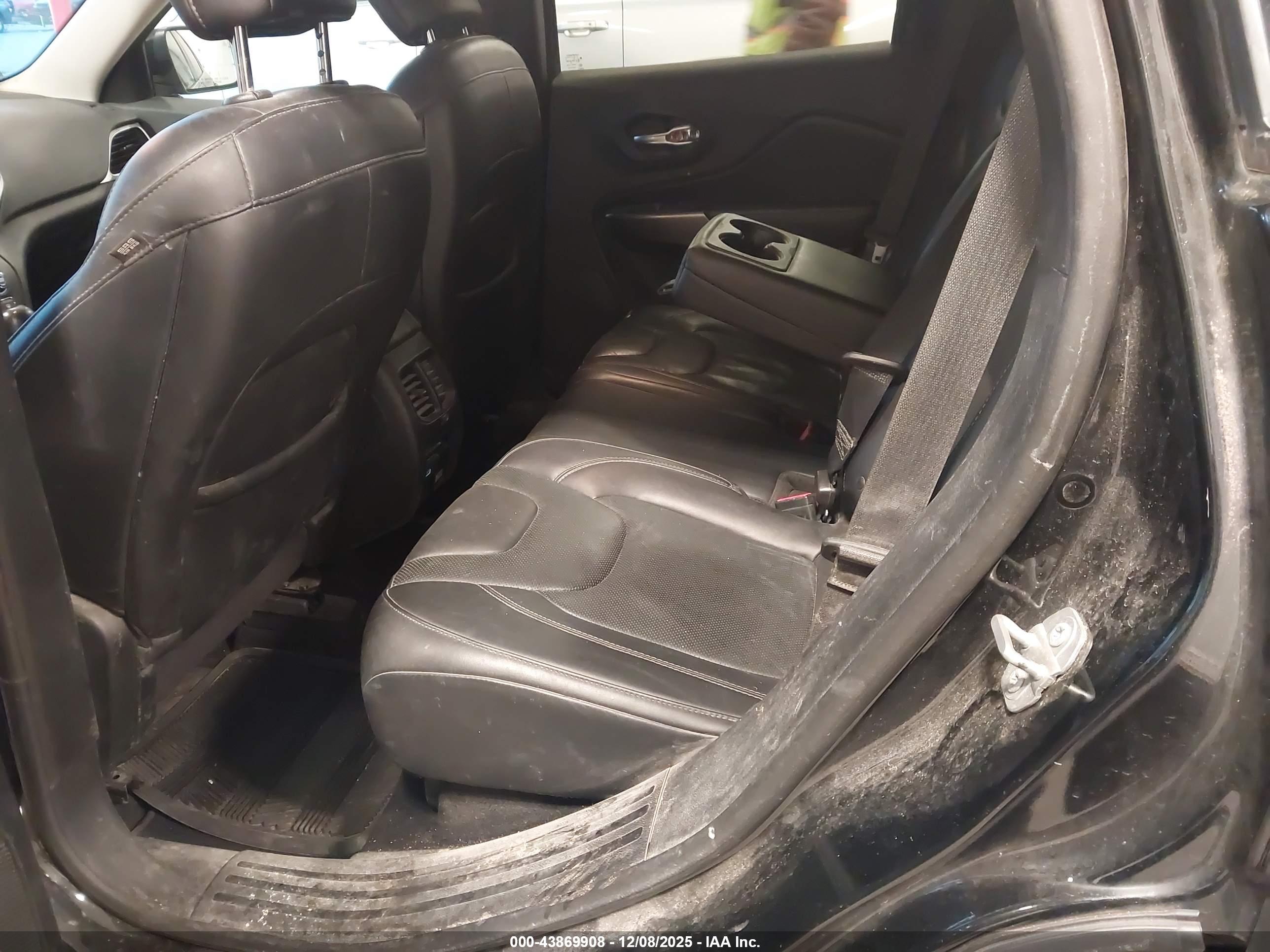 JEEP CHEROKEE image 8