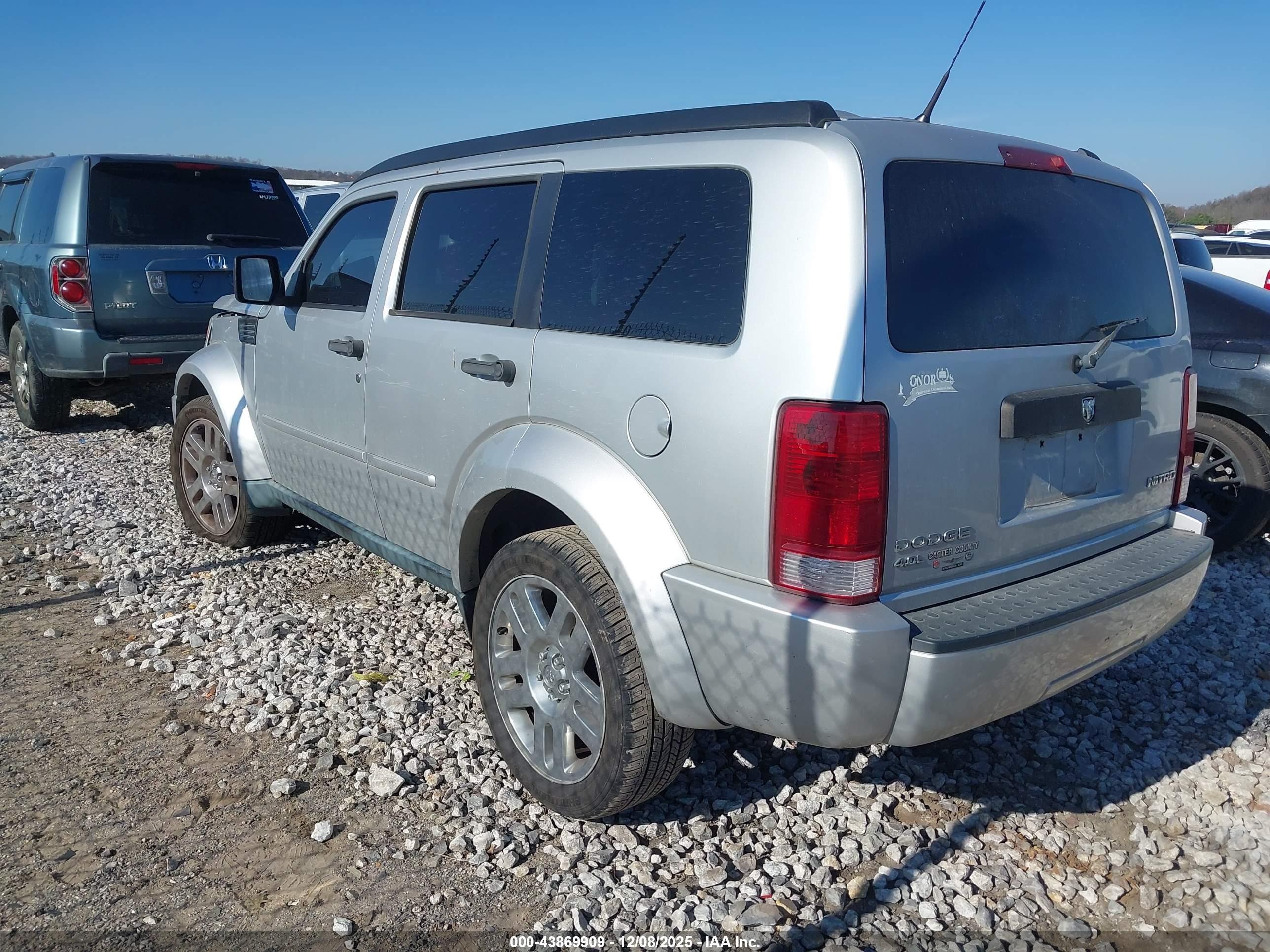 DODGE NITRO image 3