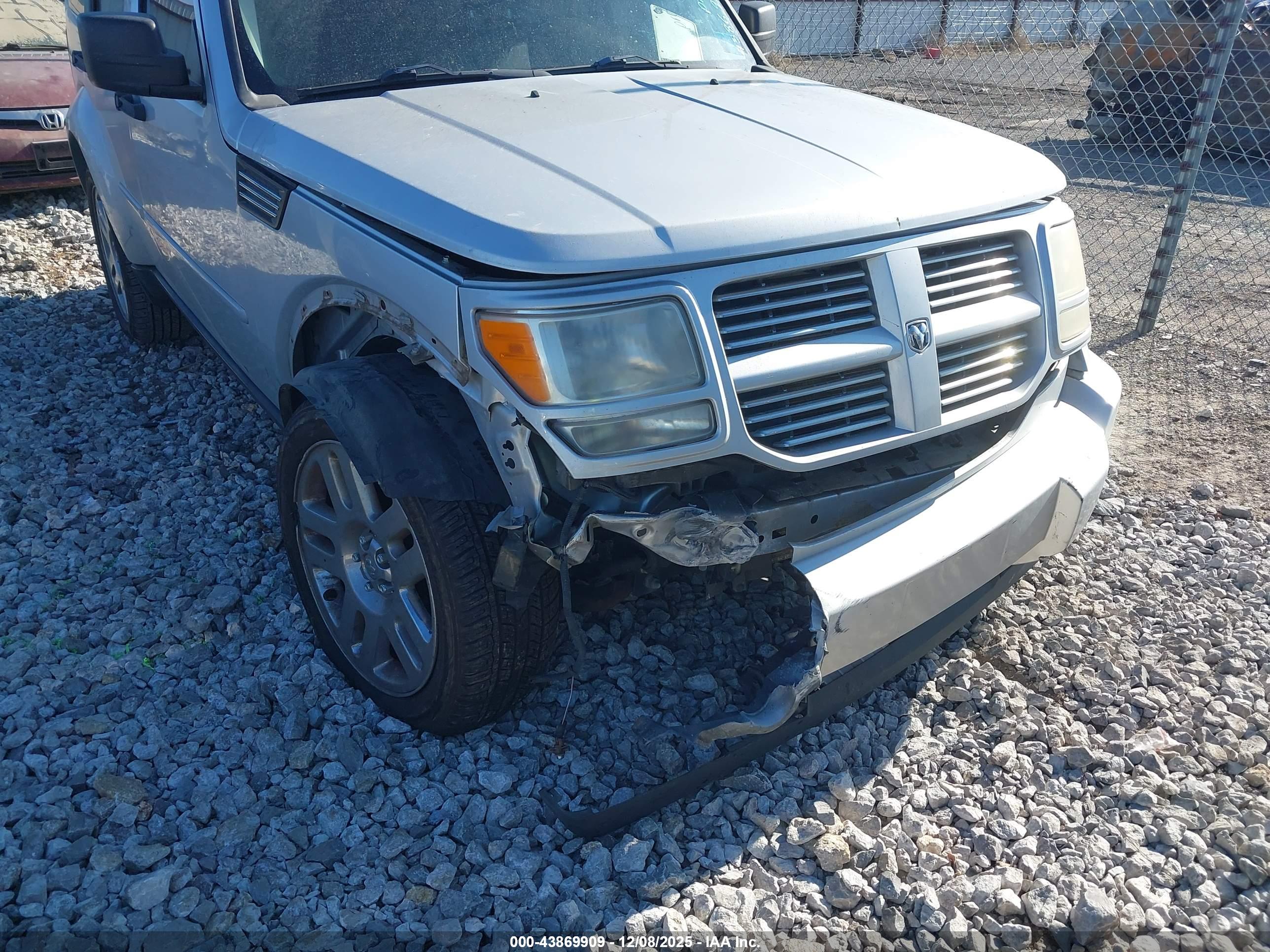 DODGE NITRO image 6