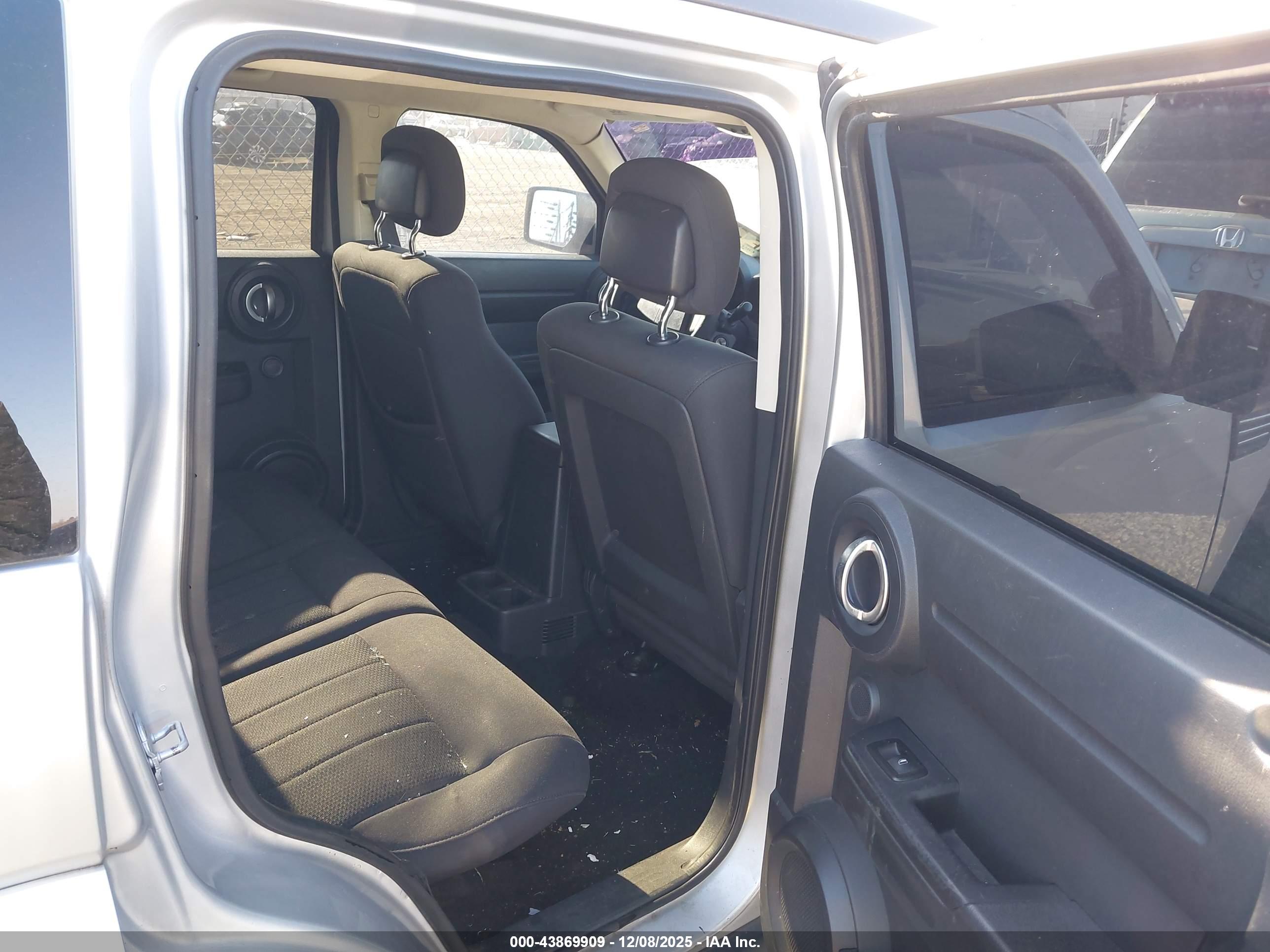 DODGE NITRO image 8