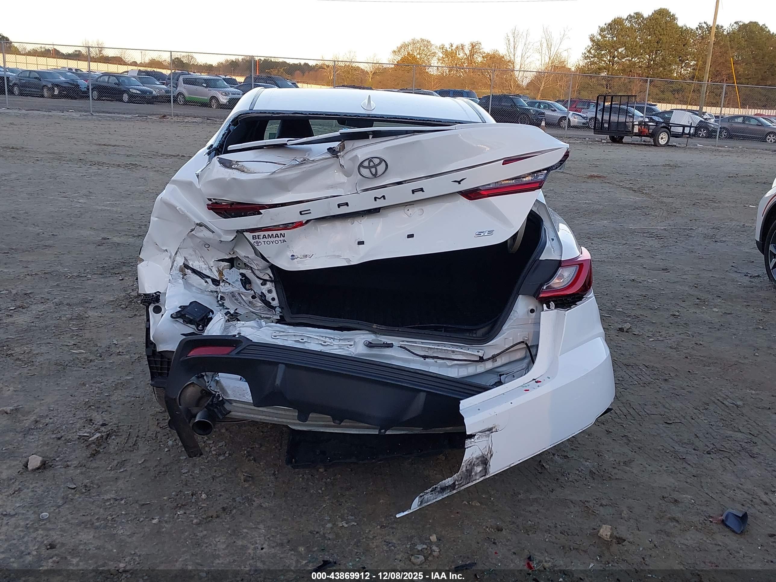 TOYOTA CAMRY image 6