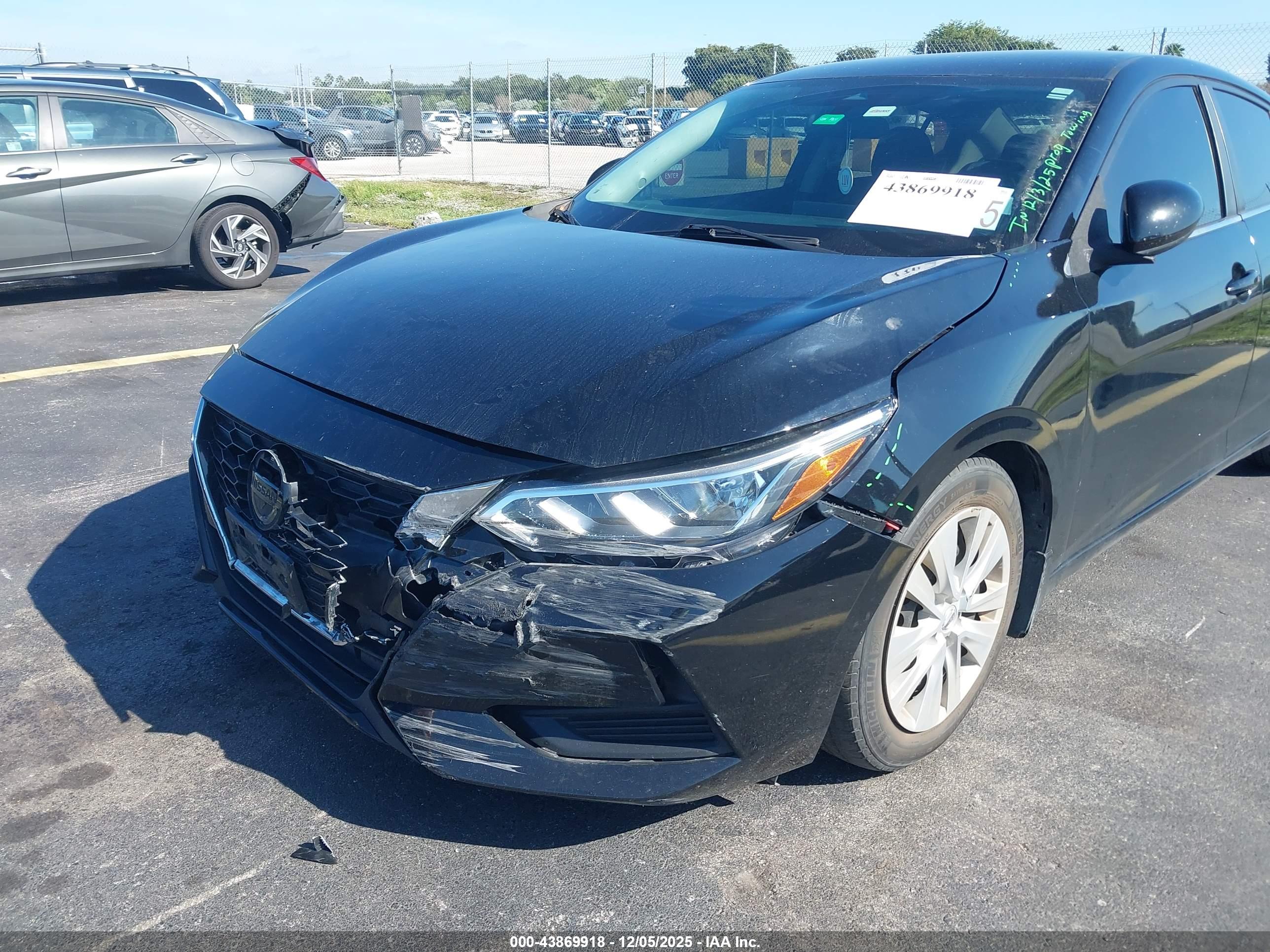 NISSAN SENTRA image 6