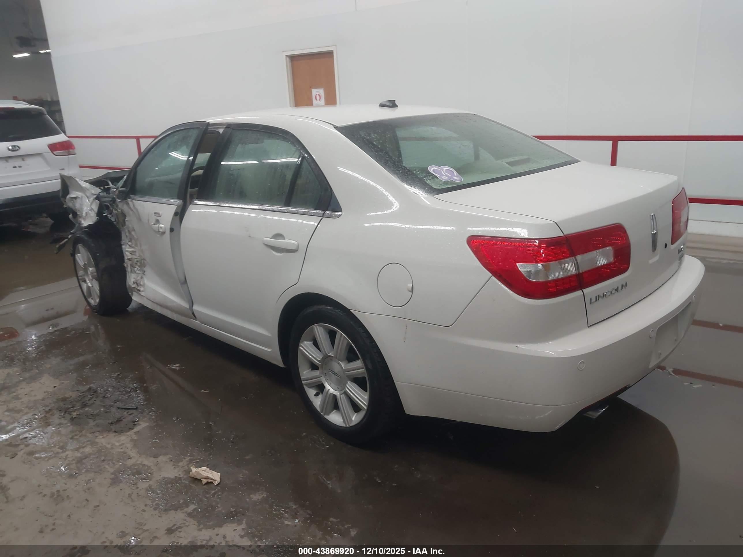 LINCOLN MKZ image 3