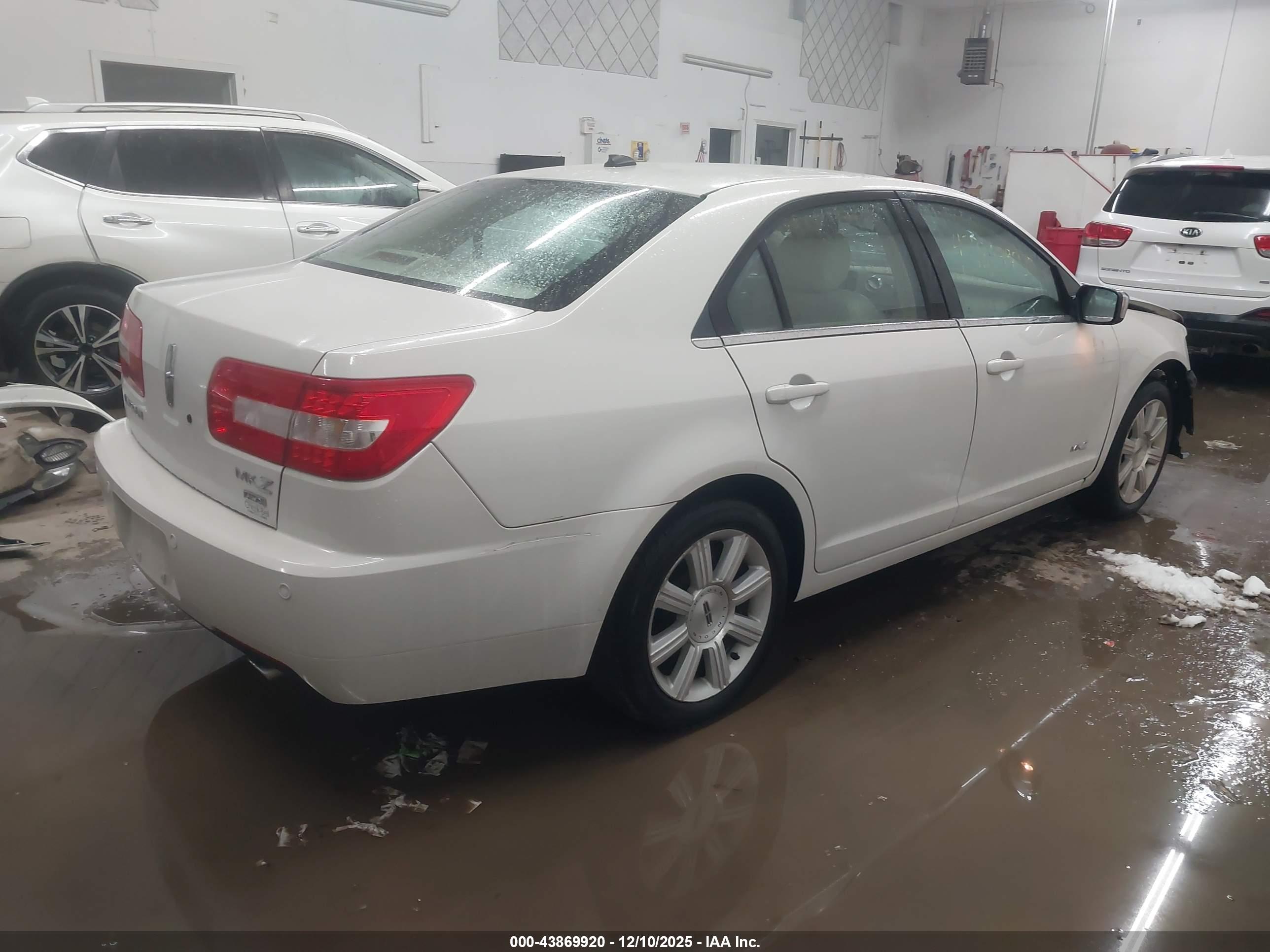 LINCOLN MKZ image 4