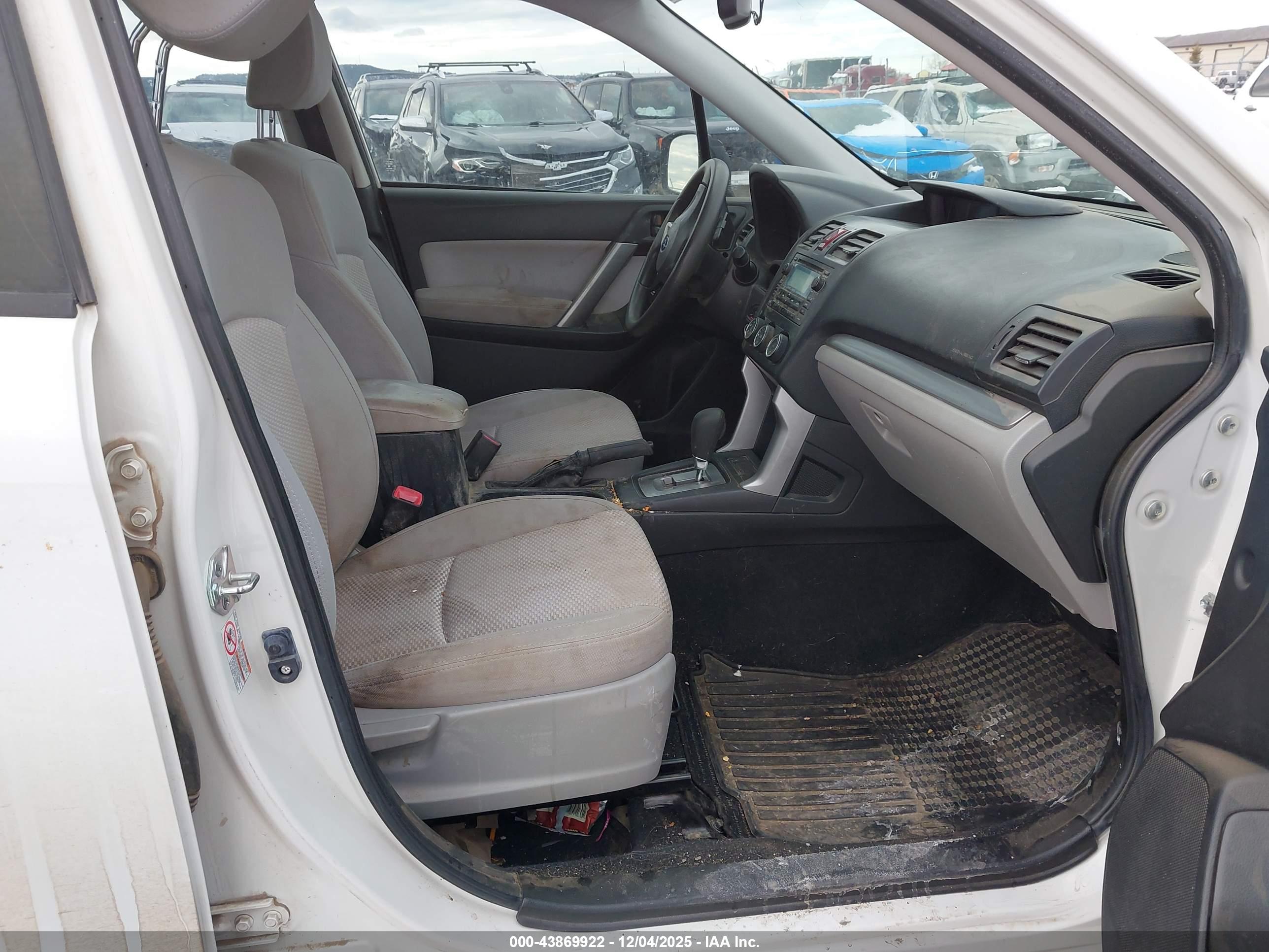 SUBARU FORESTER image 5