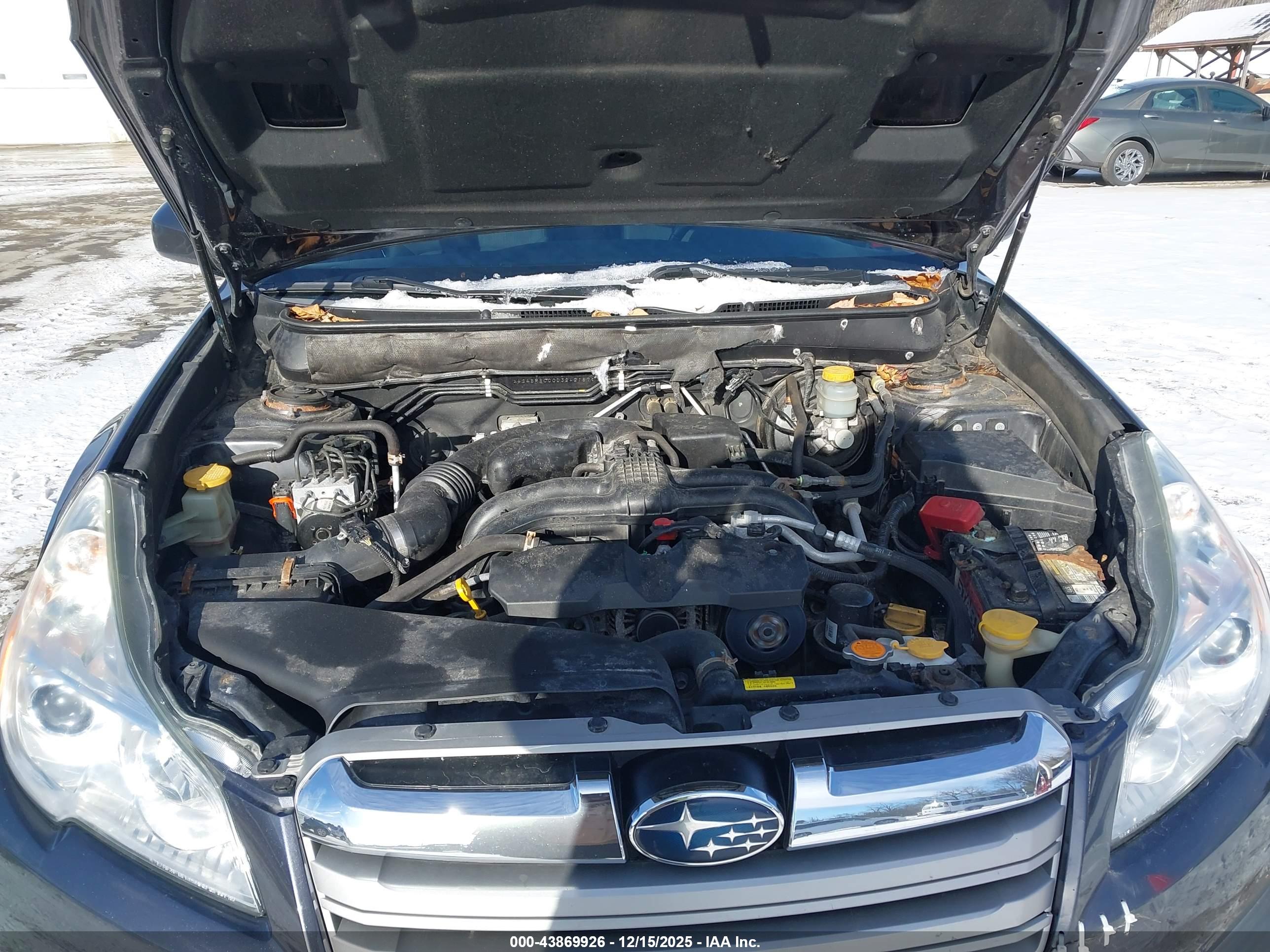 SUBARU OUTBACK image 10
