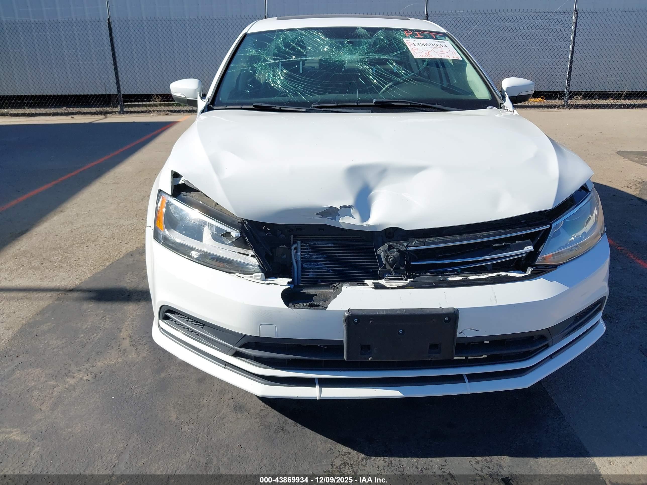 VOLKSWAGEN JETTA image 6