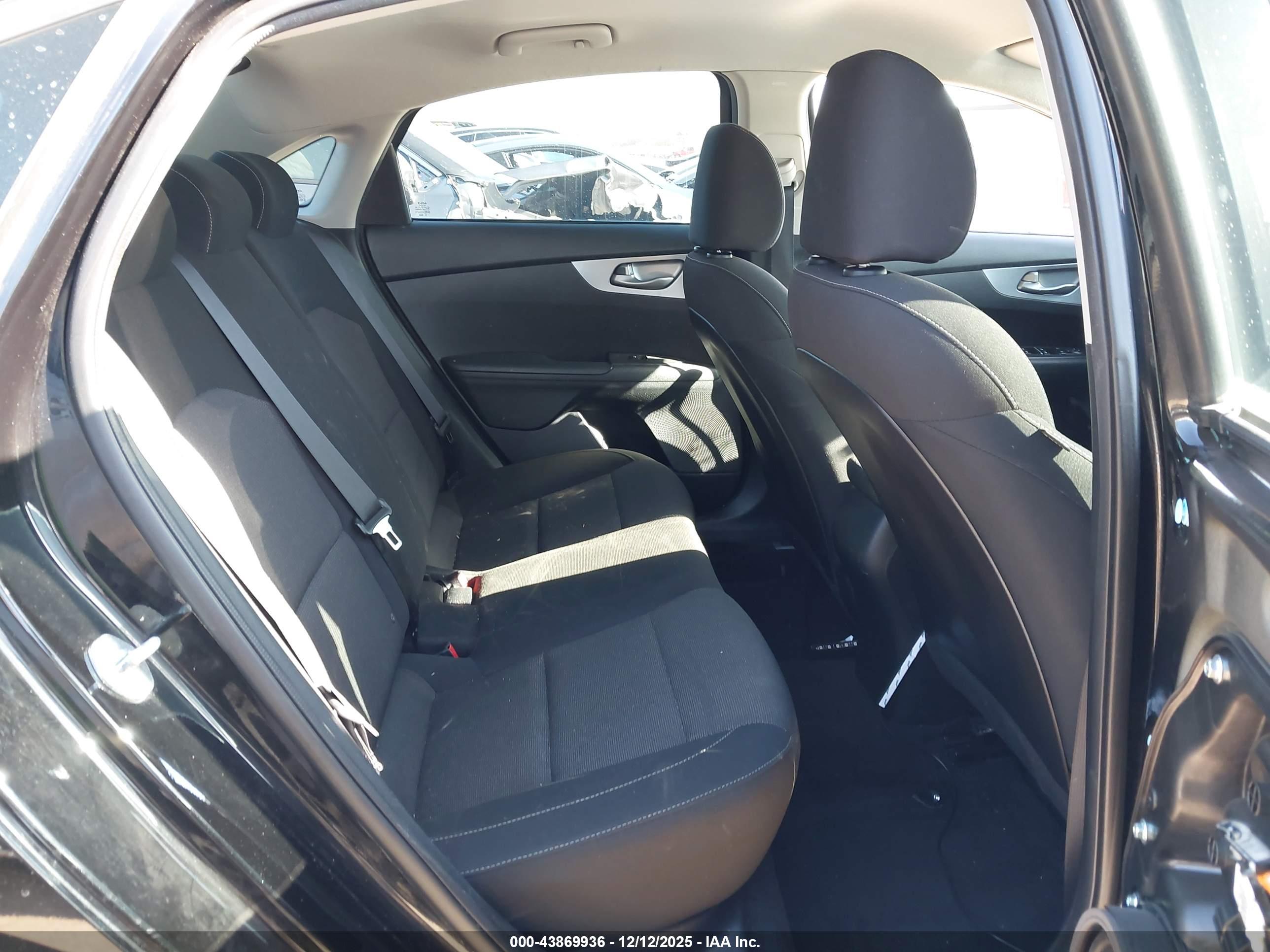 KIA FORTE image 8