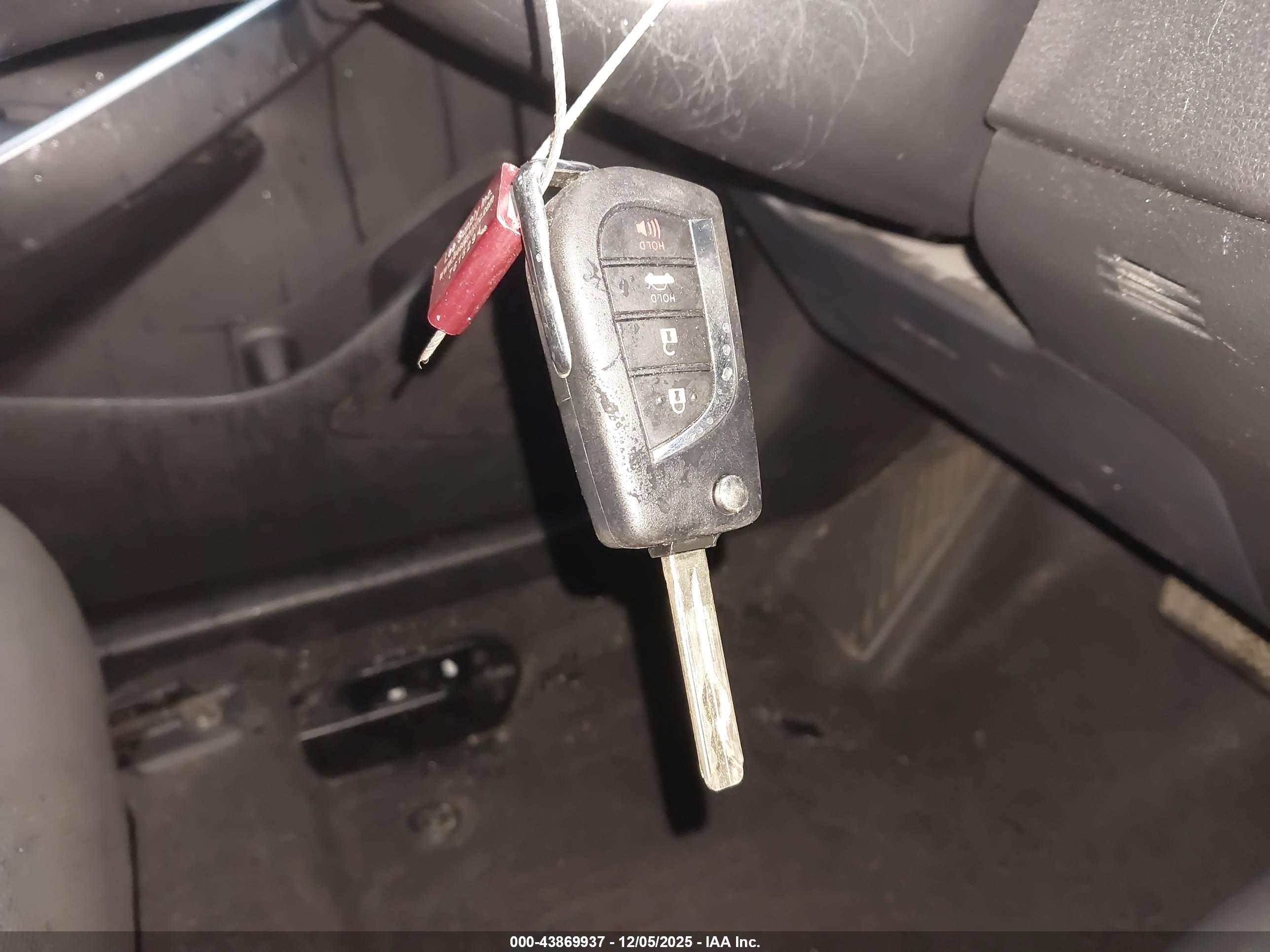 TOYOTA COROLLA image 11