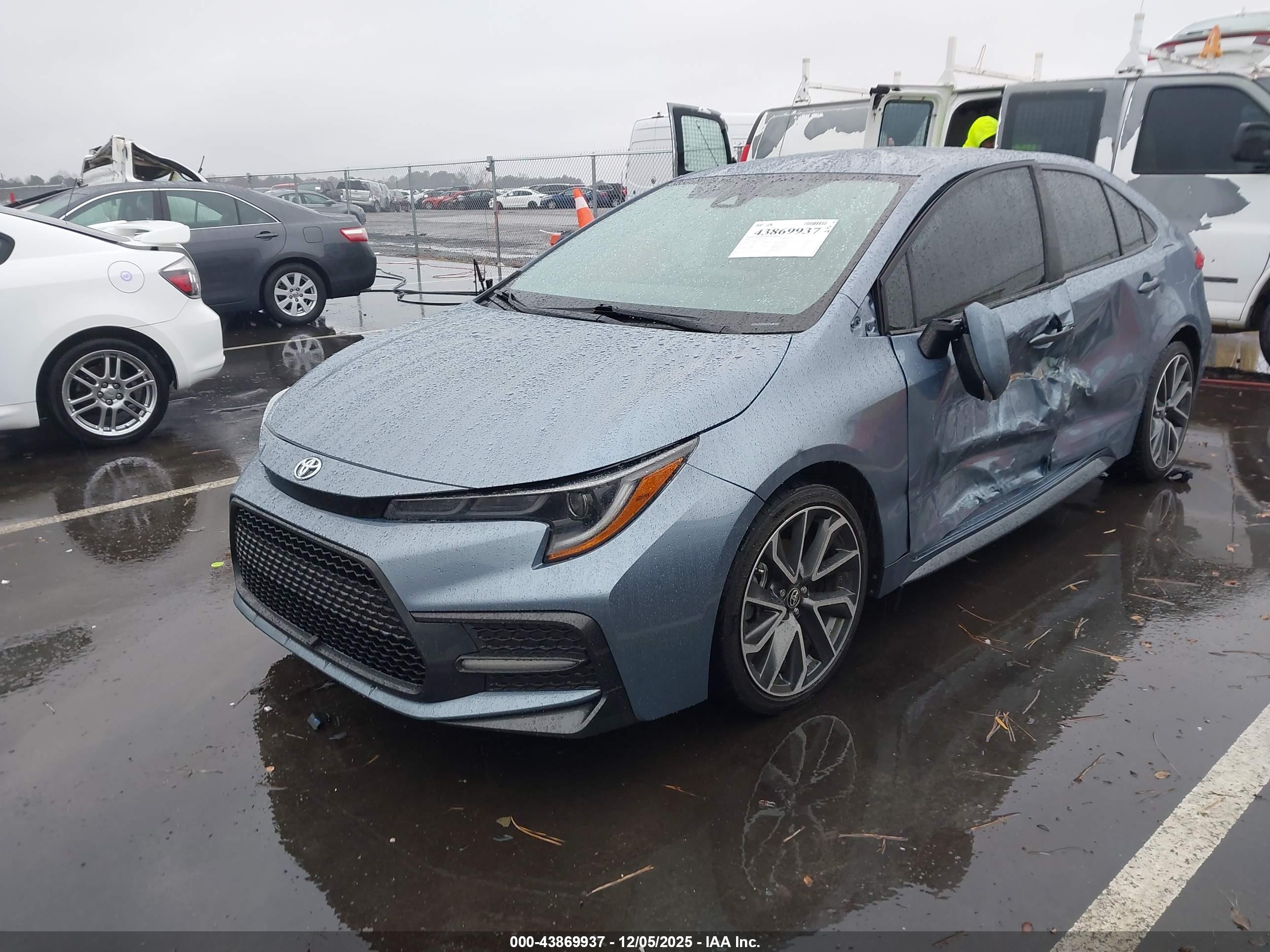 TOYOTA COROLLA image 2