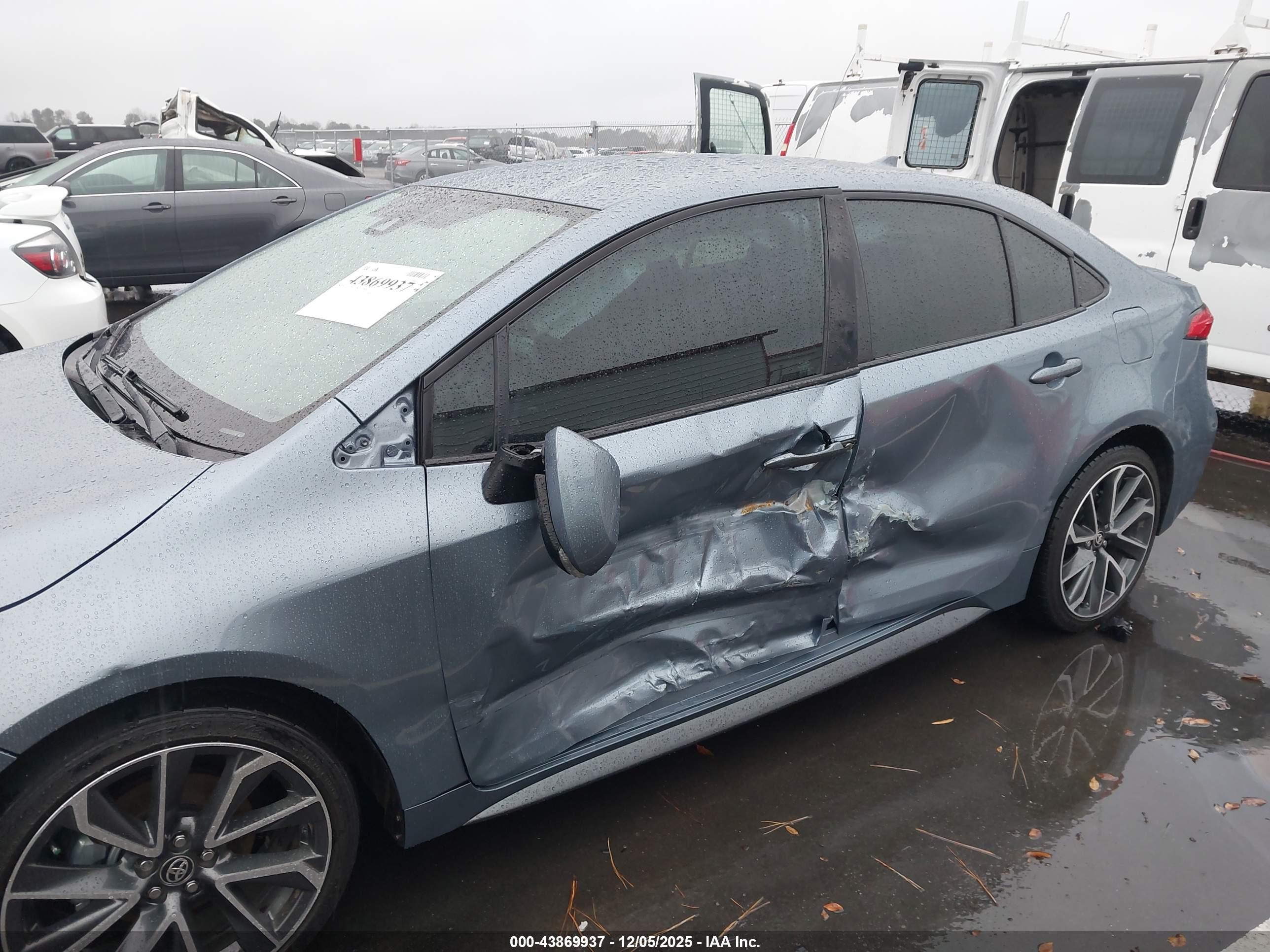 TOYOTA COROLLA image 6