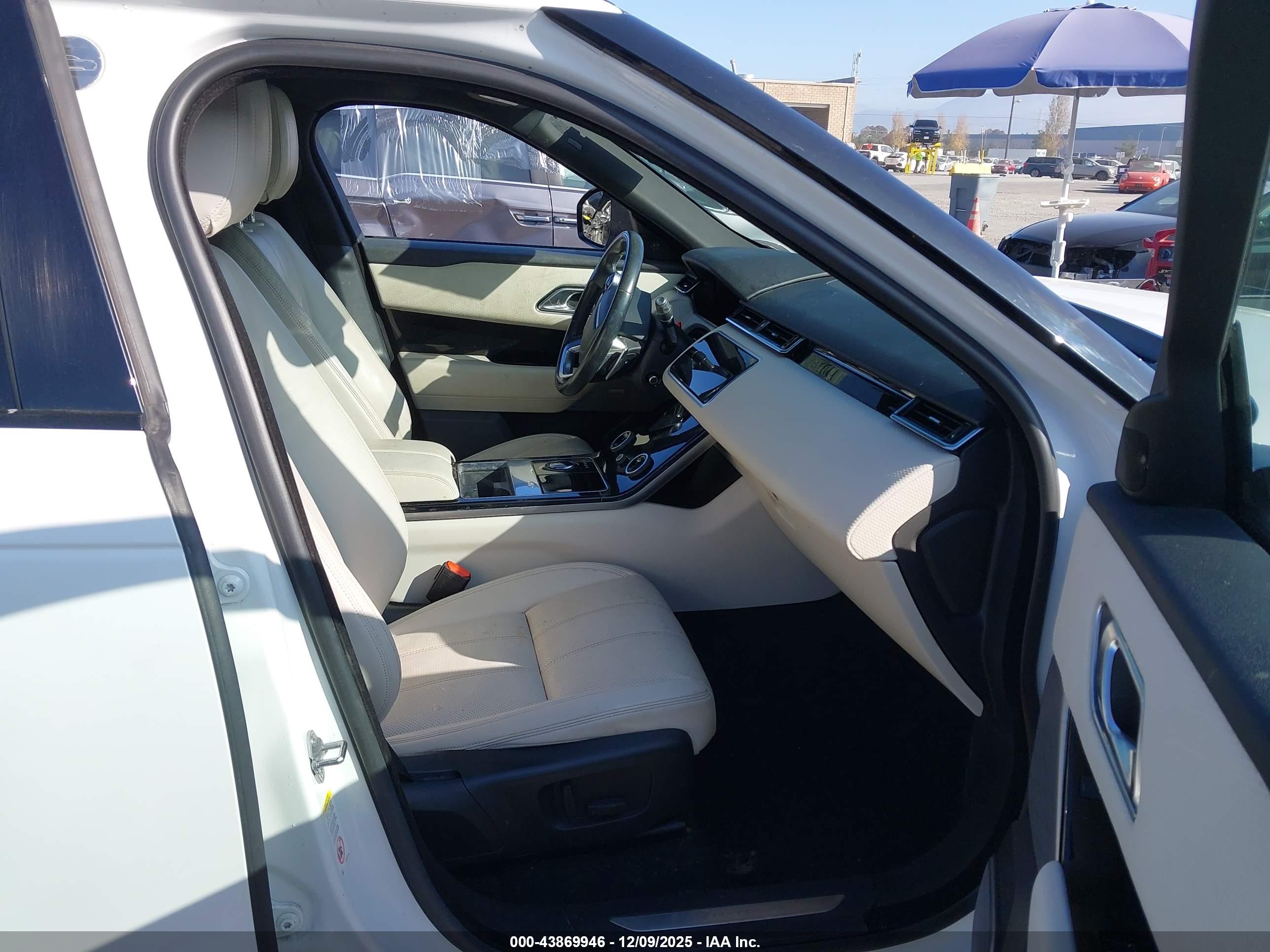 LAND ROVER image 5
