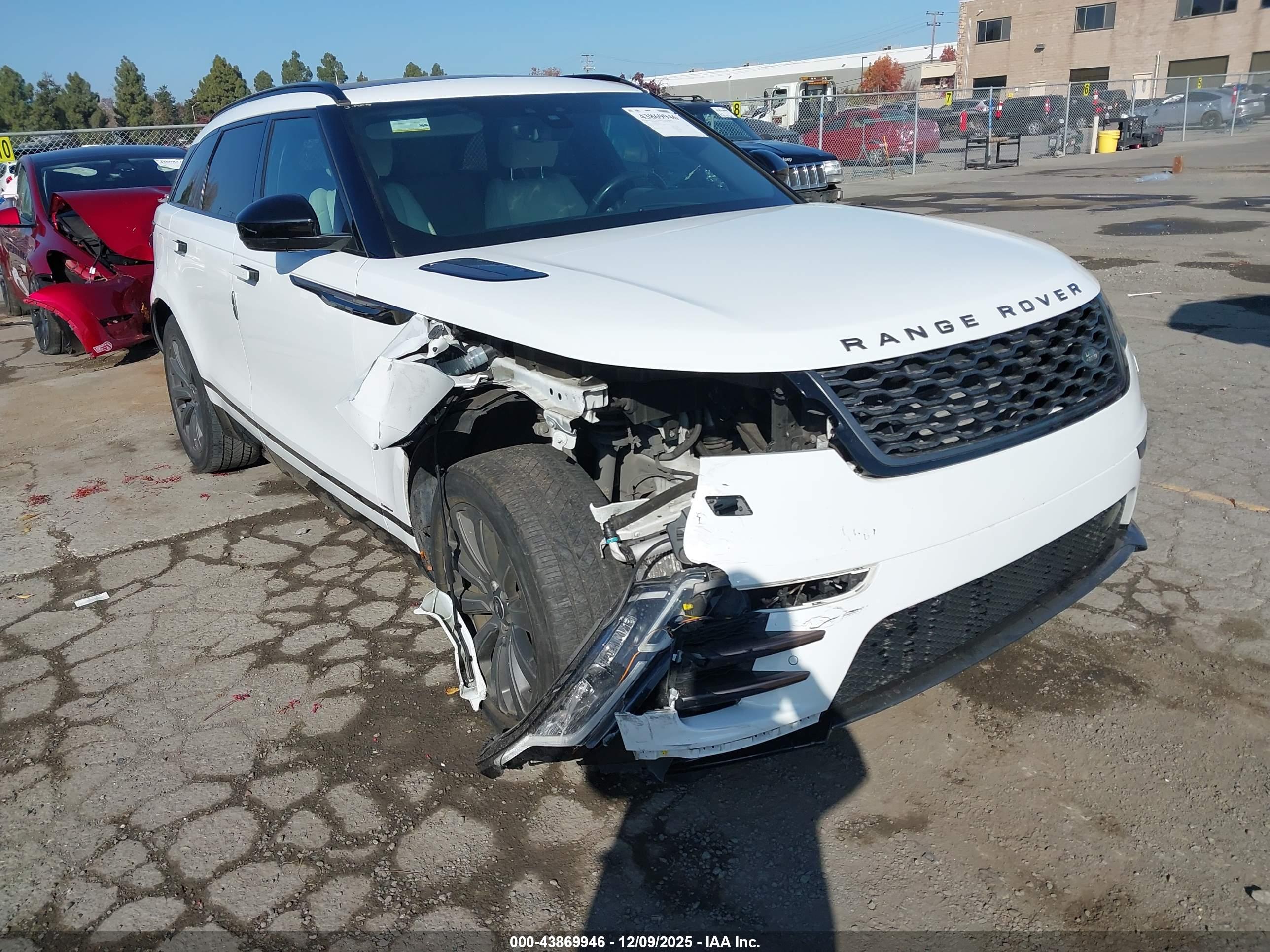 LAND ROVER image 6