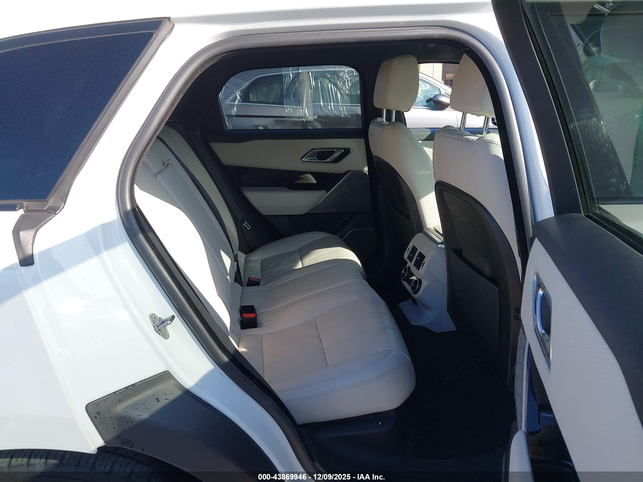 LAND ROVER image 8