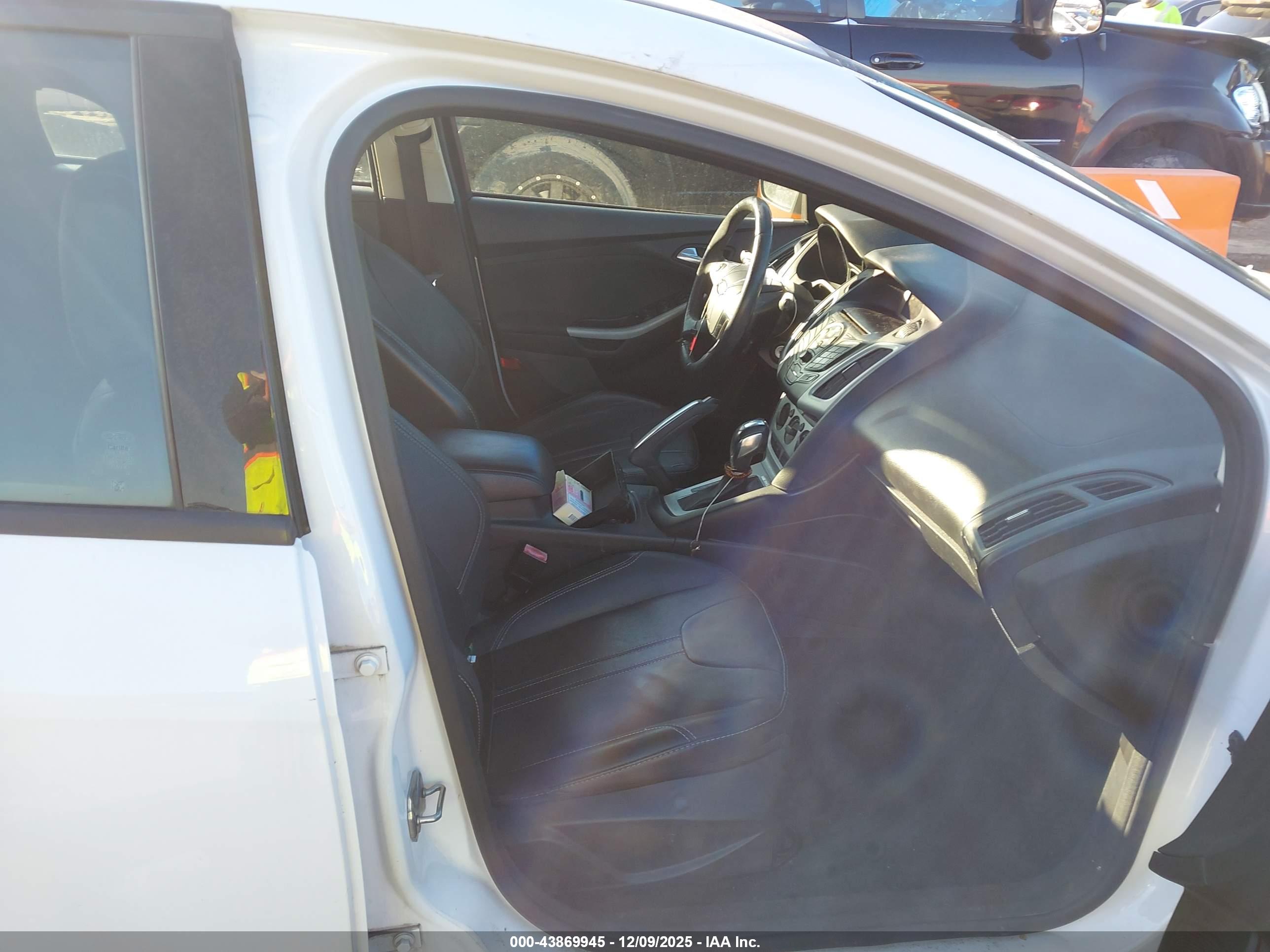 FORD FOCUS image 5
