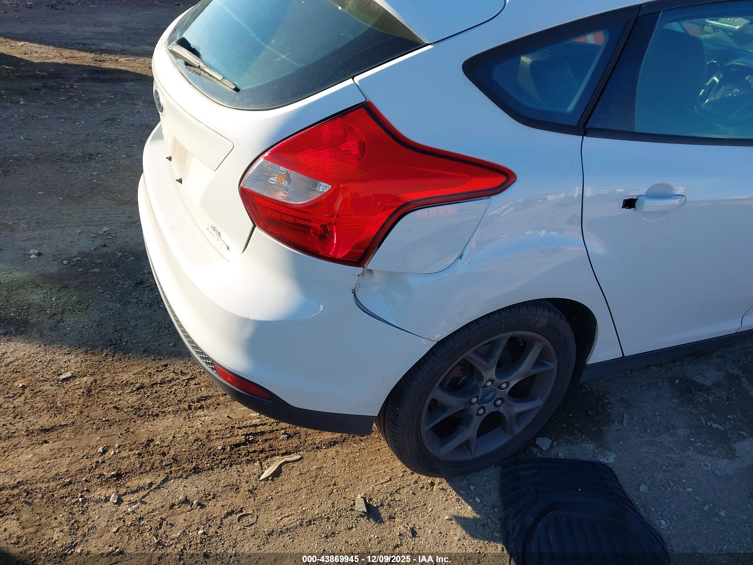 FORD FOCUS image 6