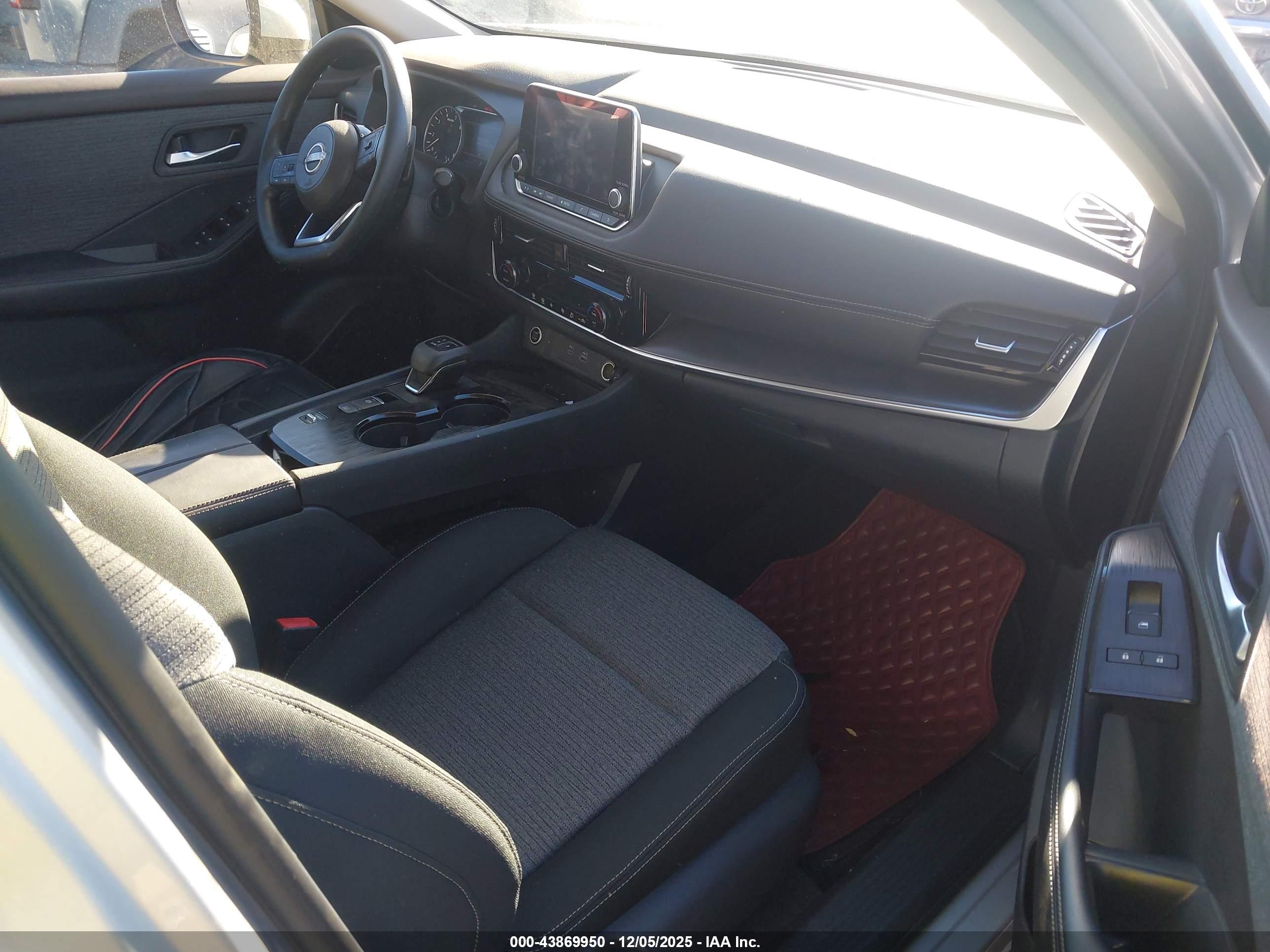 NISSAN ROGUE image 5
