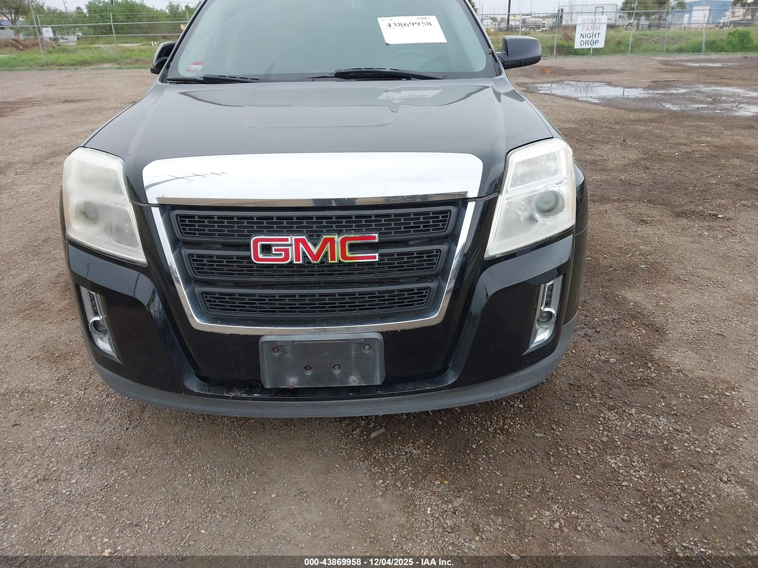 GMC TERRAIN image 6