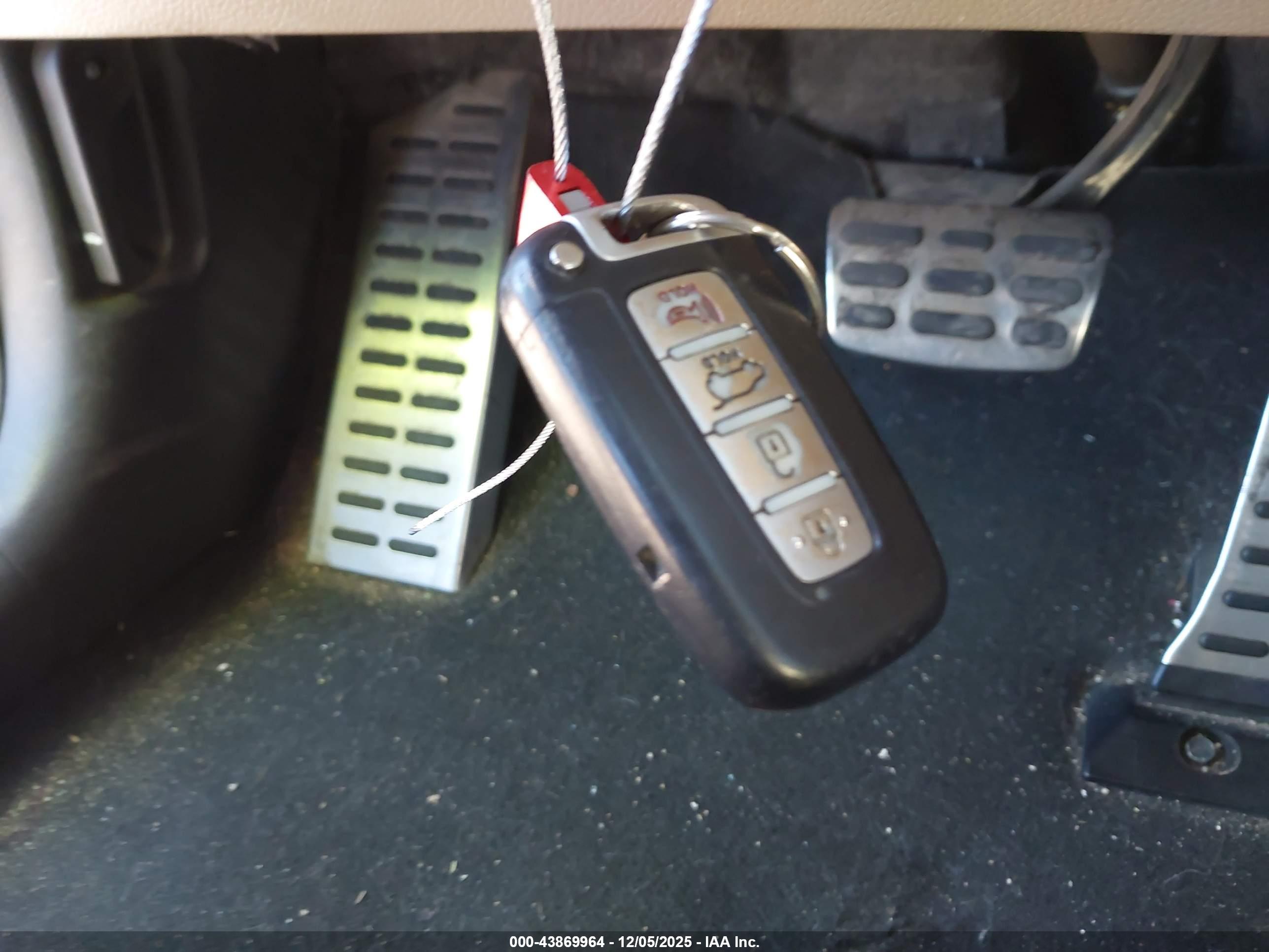 HYUNDAI ELANTRA image 11