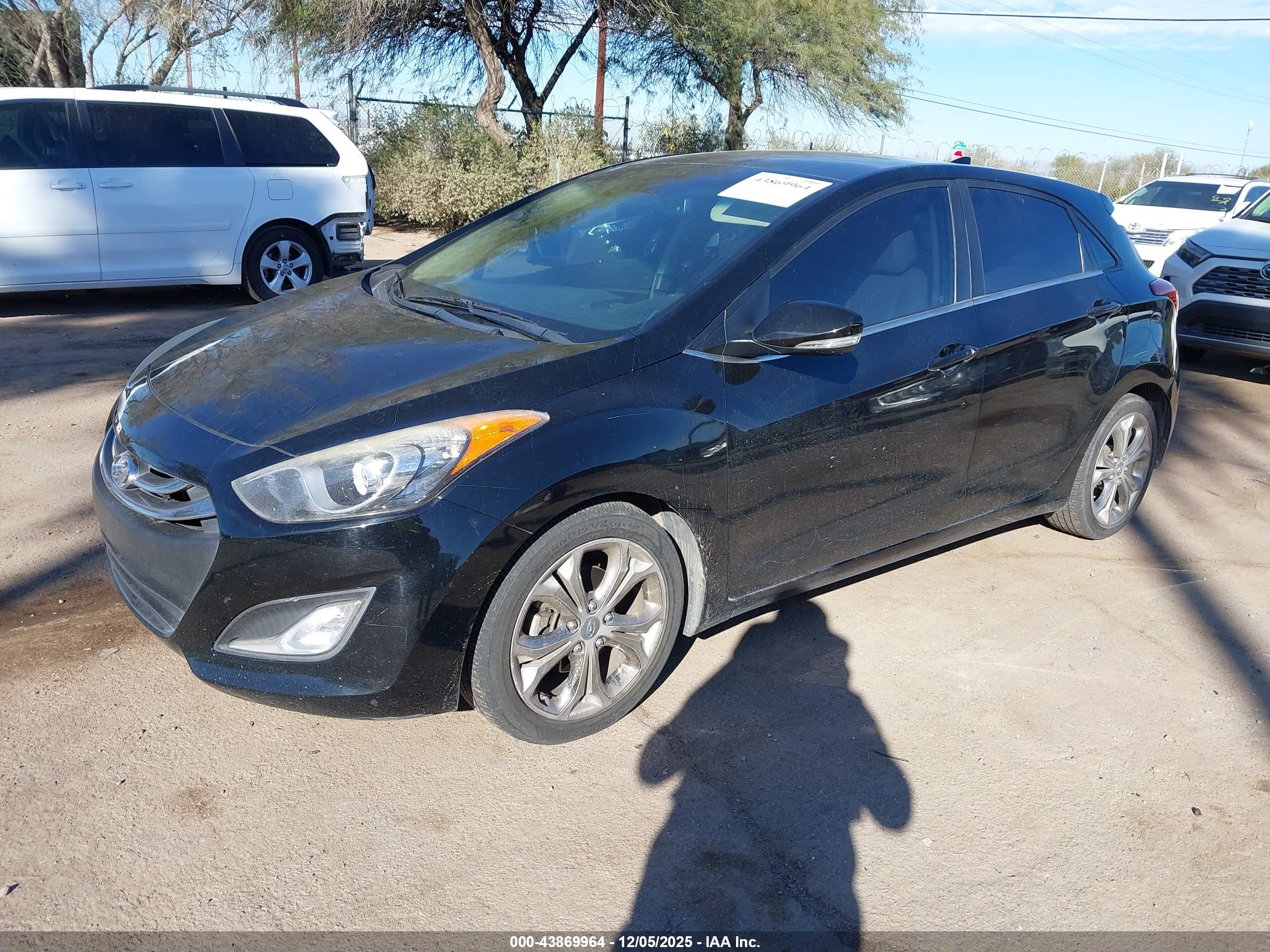 HYUNDAI ELANTRA image 2