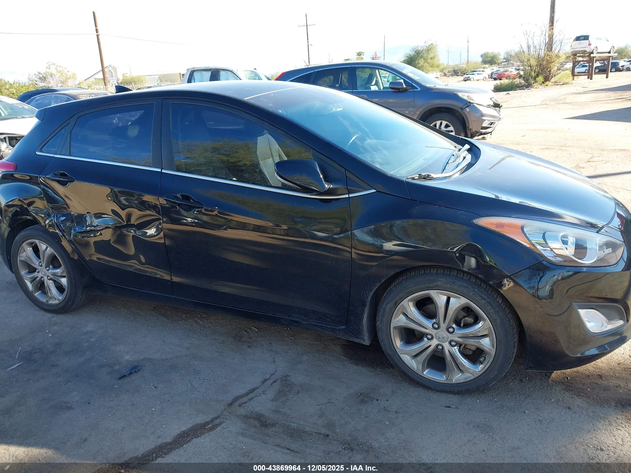 HYUNDAI ELANTRA image 6