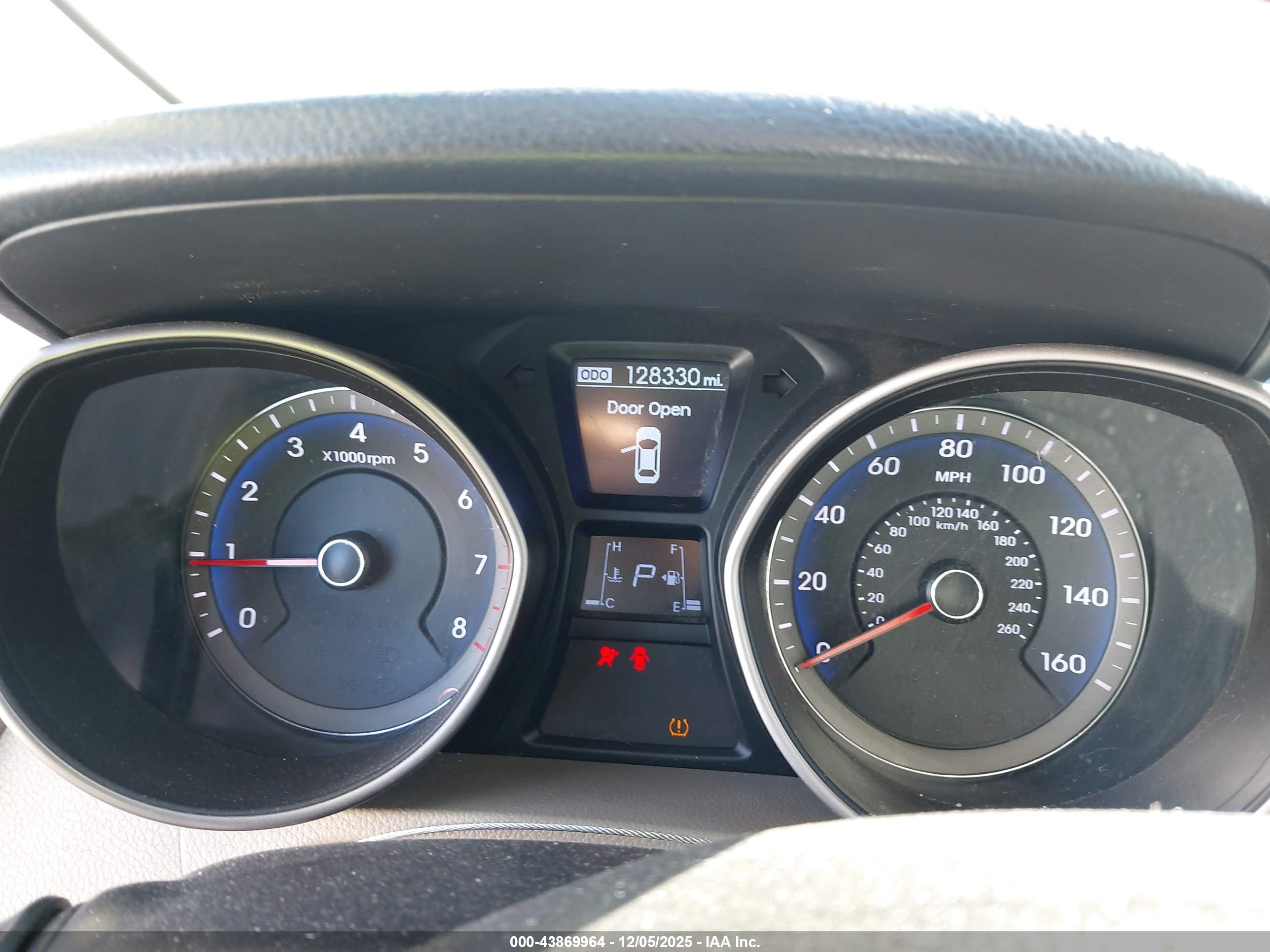 HYUNDAI ELANTRA image 7