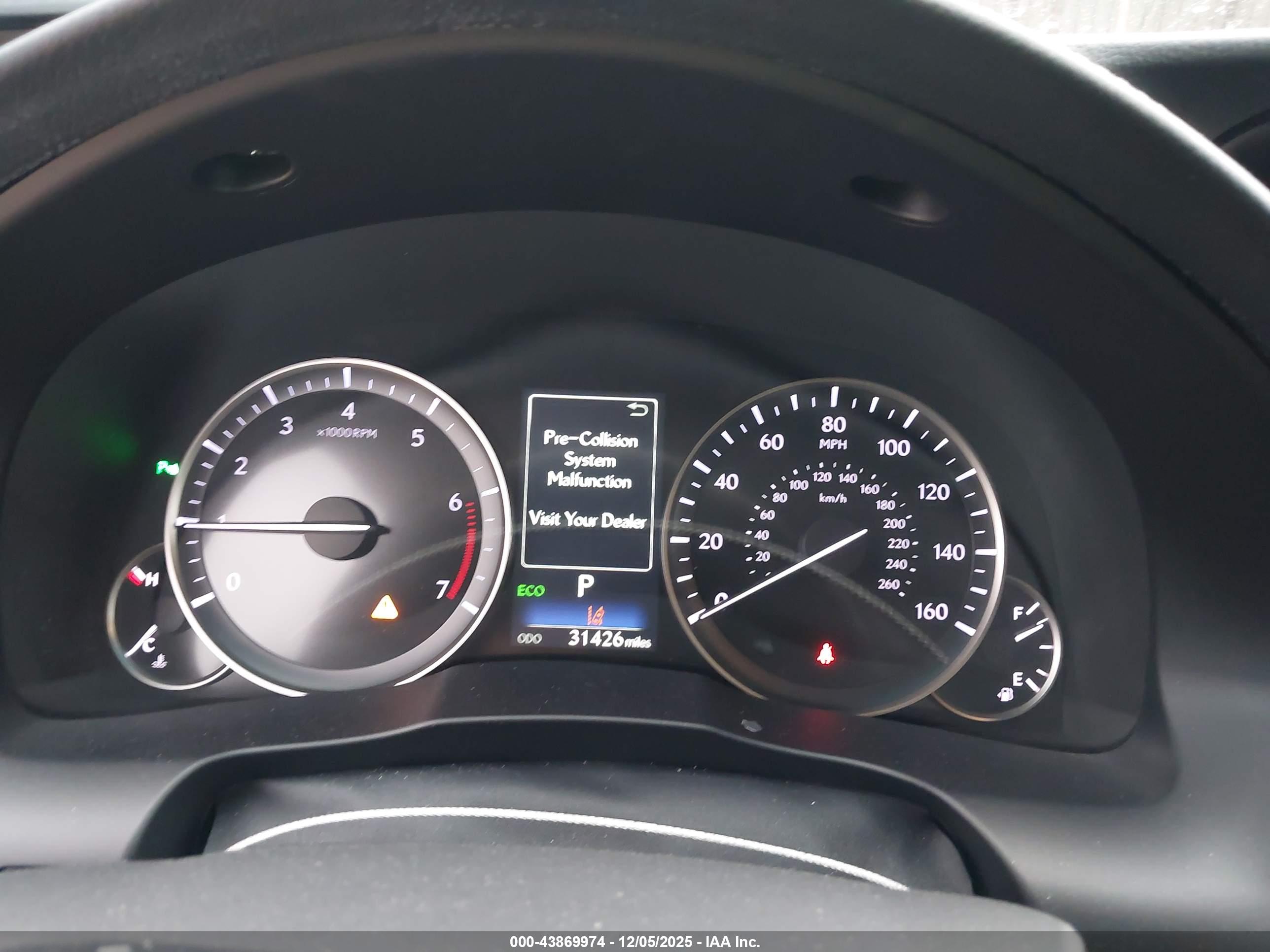LEXUS ES image 7