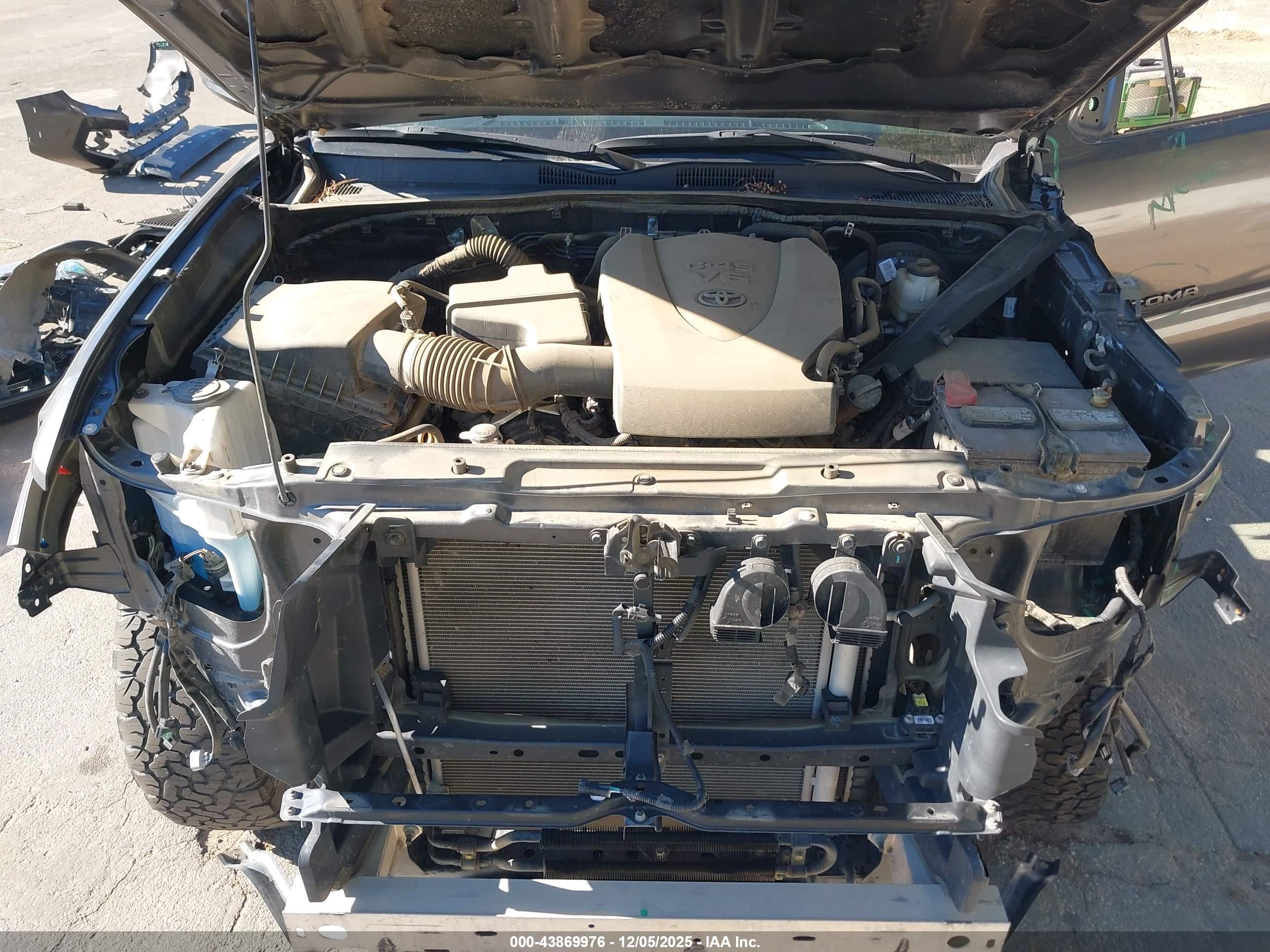 TOYOTA TACOMA image 10