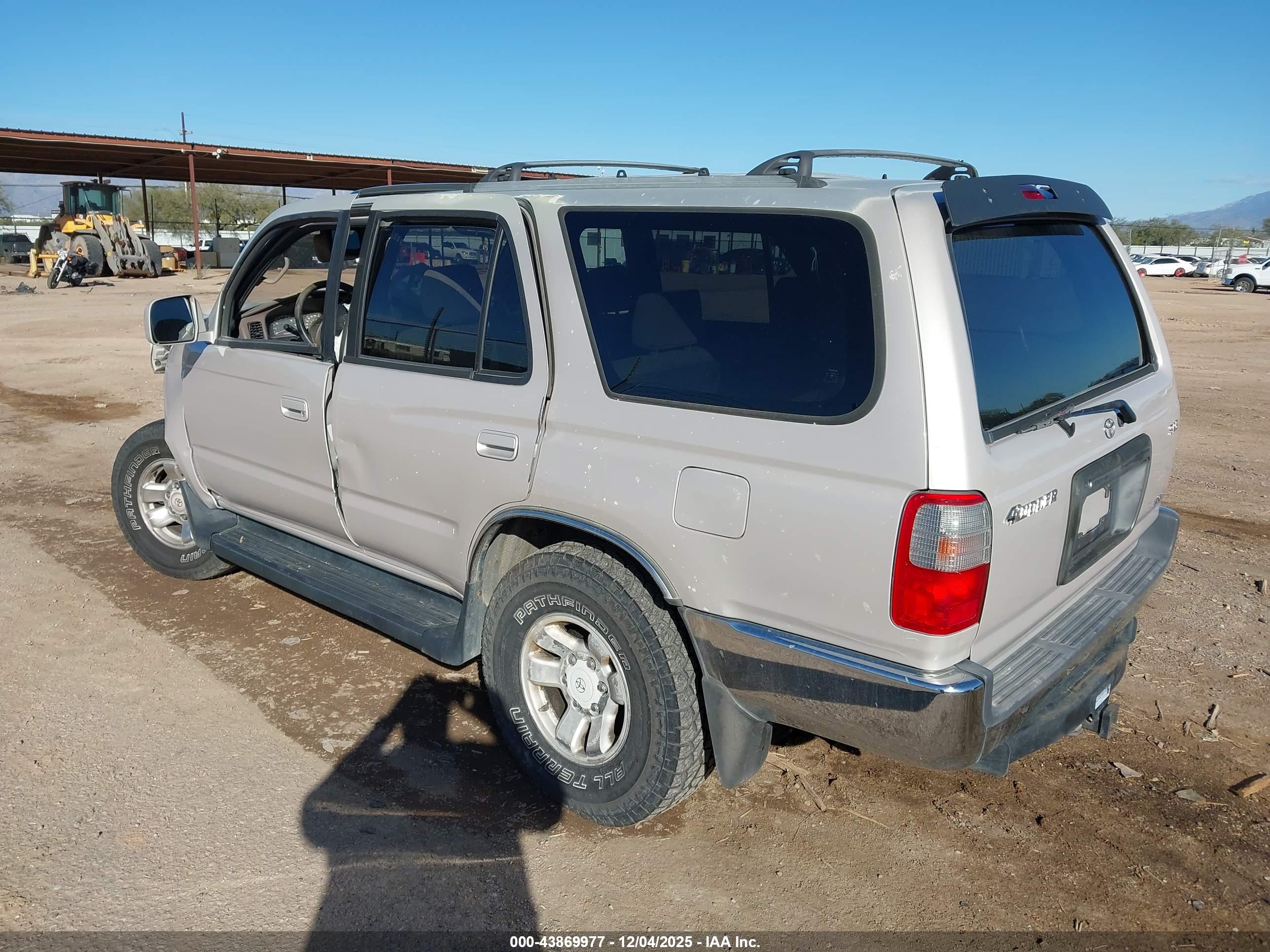 TOYOTA 4RUNNER image 3
